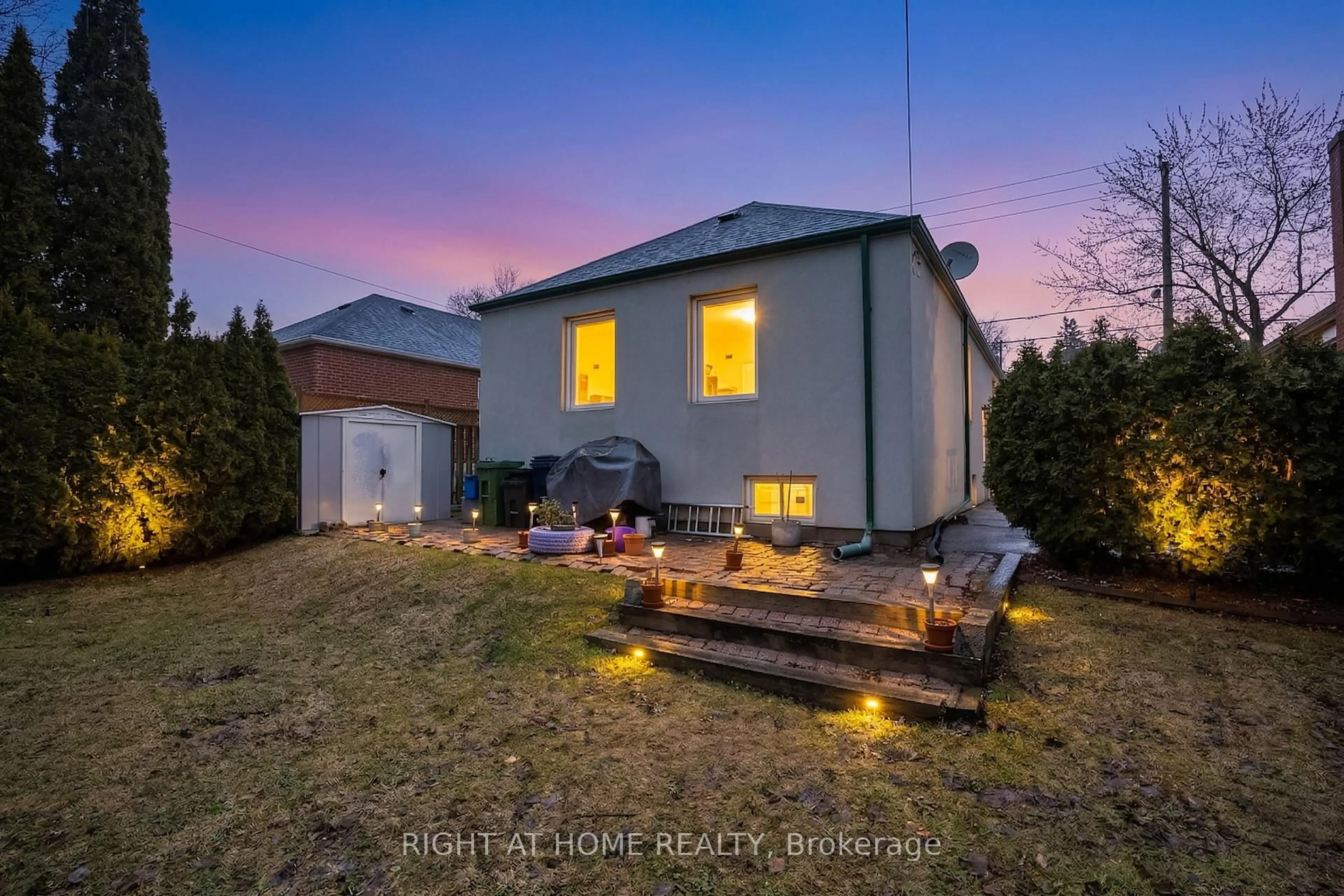 A pic from outside/outdoor area/front of a property/back of a property/a pic from drone, unknown for 702 Pharmacy Ave, Toronto Ontario M1L 3J2