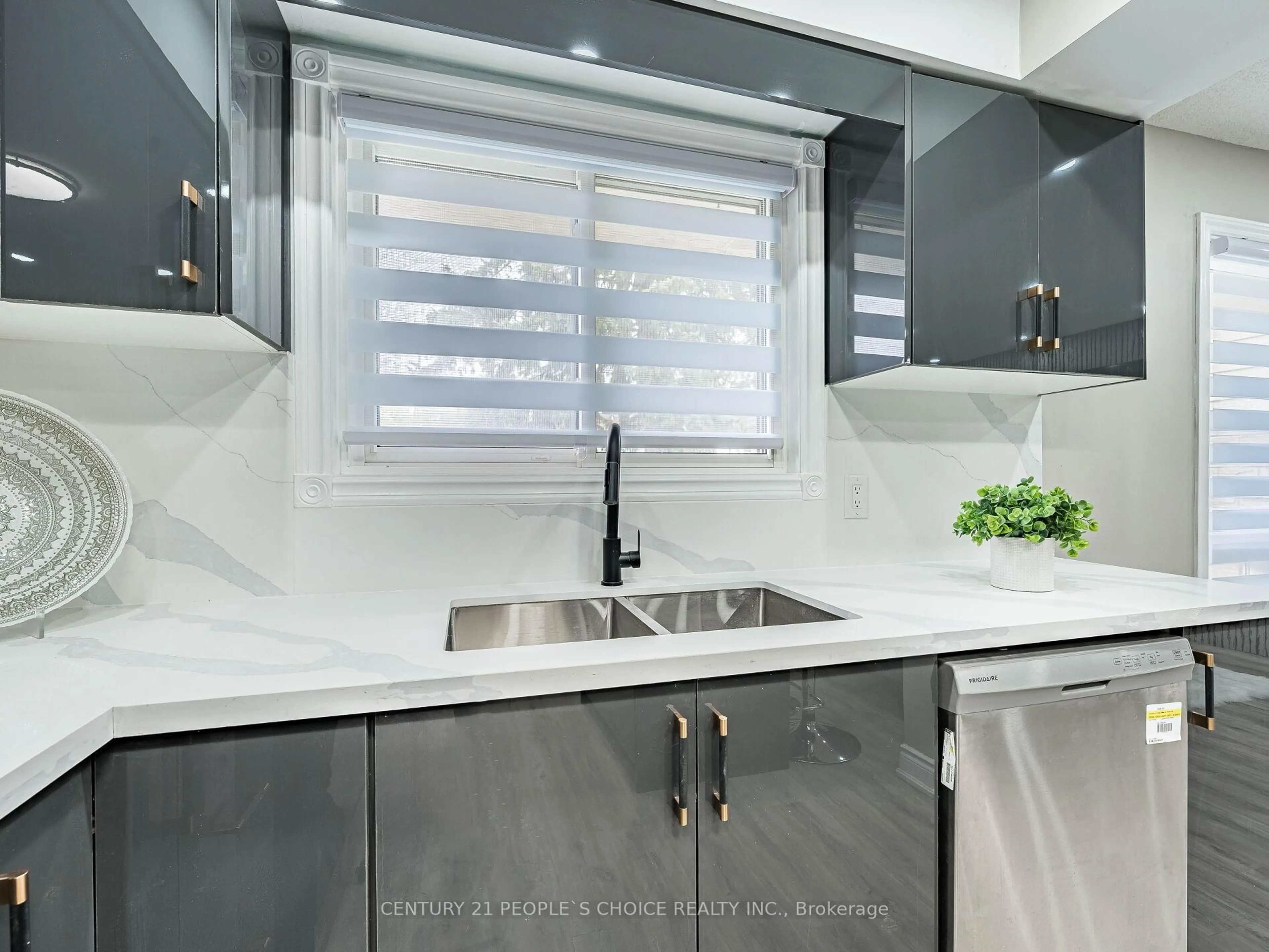 Contemporary kitchen, ceramic/tile floor for 506 Normandy St #25, Oshawa Ontario L1H 7N8