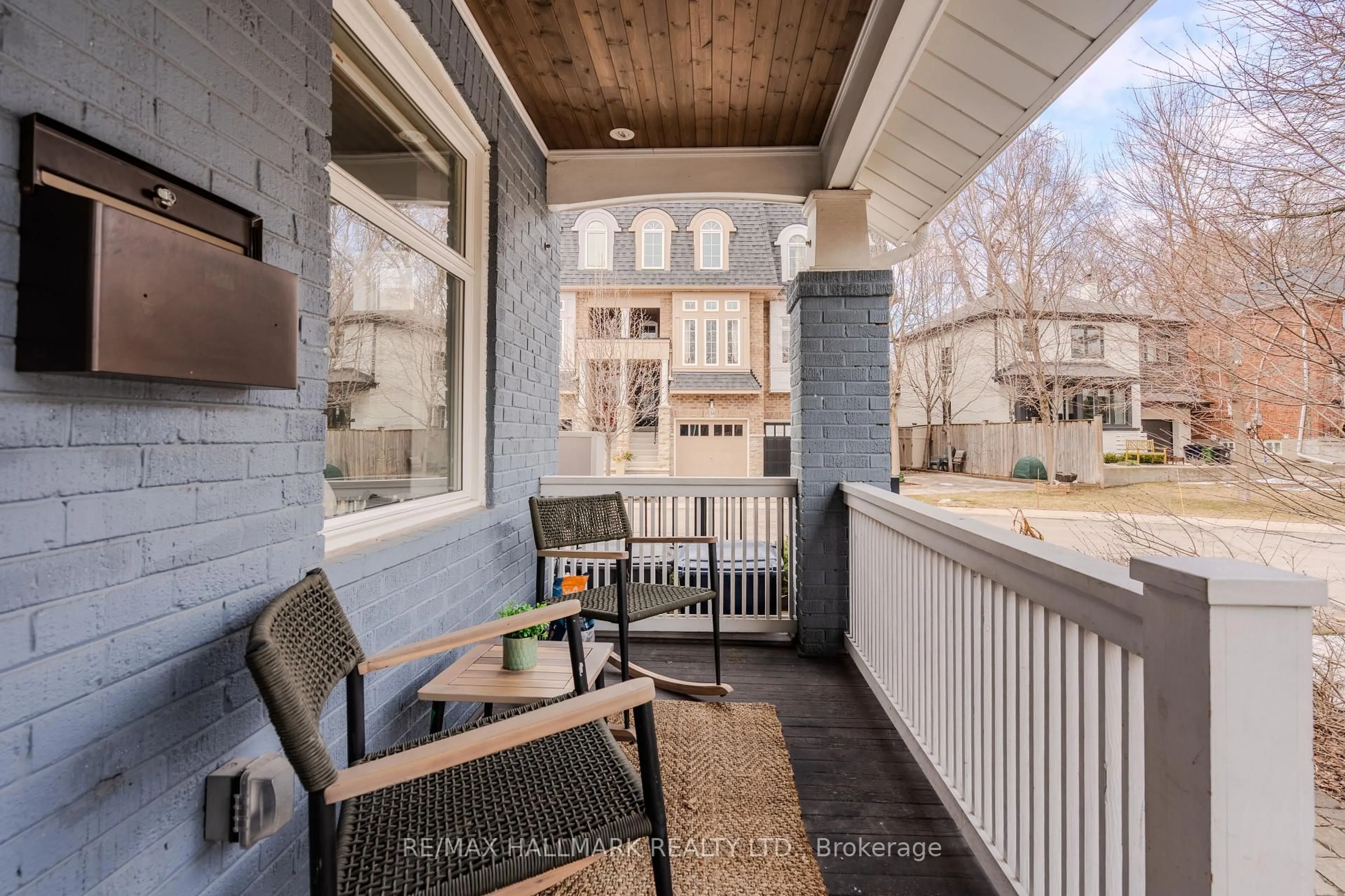 Patio, street for 27 Maughan Cres, Toronto Ontario M4L 3E4