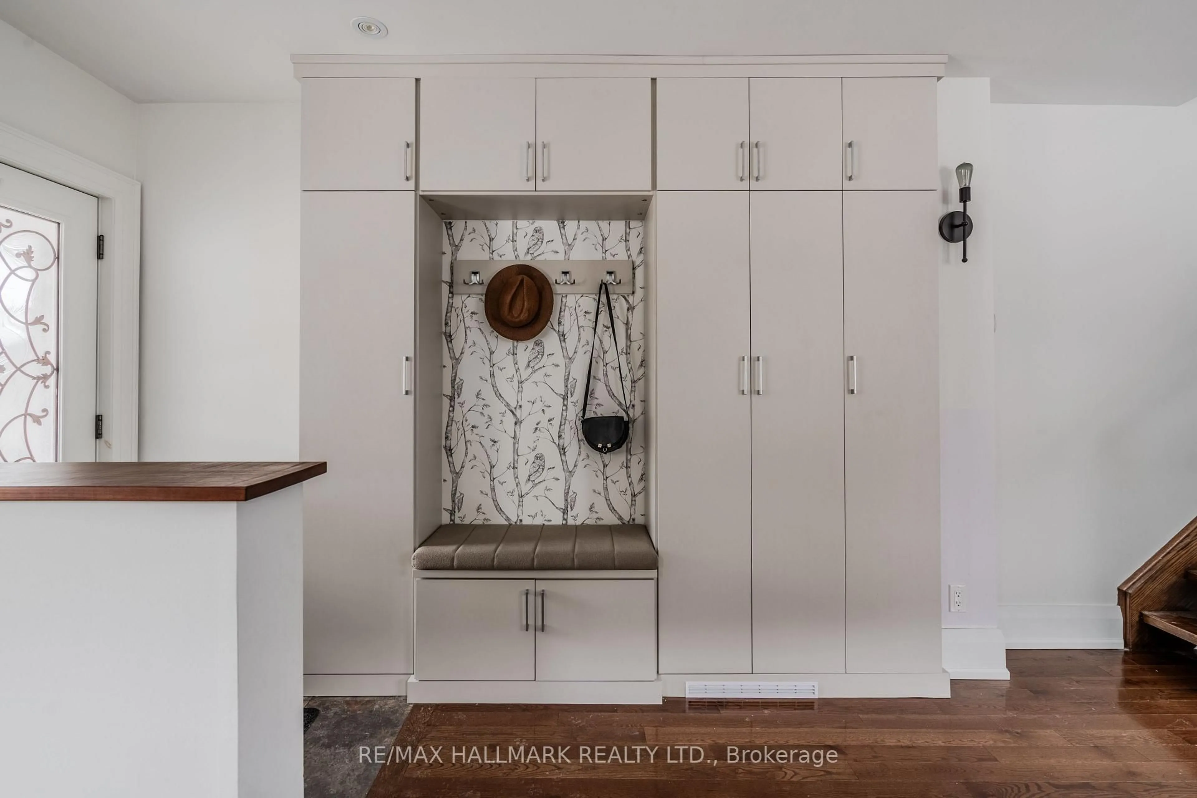 Unknown for 27 Maughan Cres, Toronto Ontario M4L 3E4