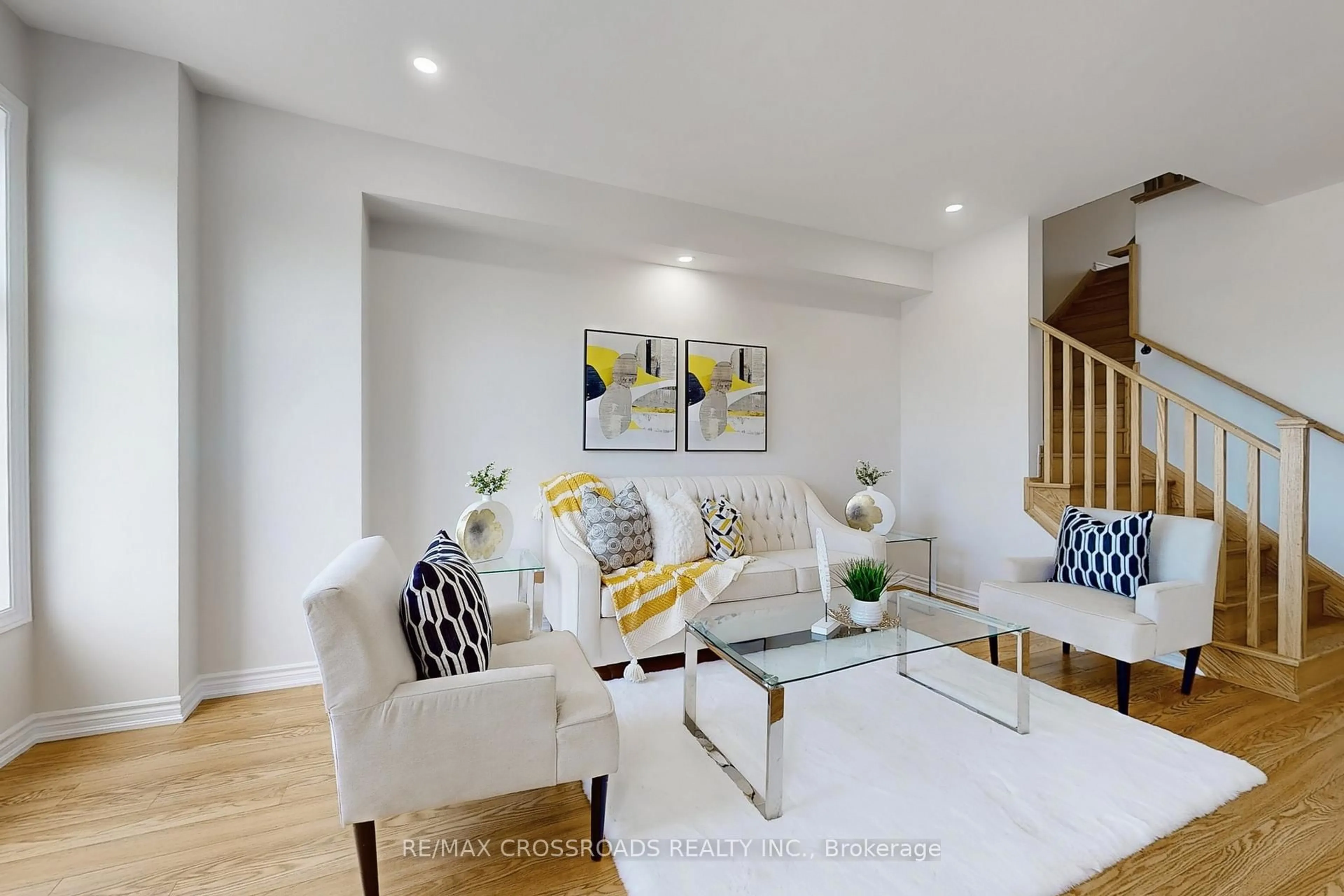 Living room with furniture, unknown for 384 Okanagan Path, Oshawa Ontario L1H 0B1