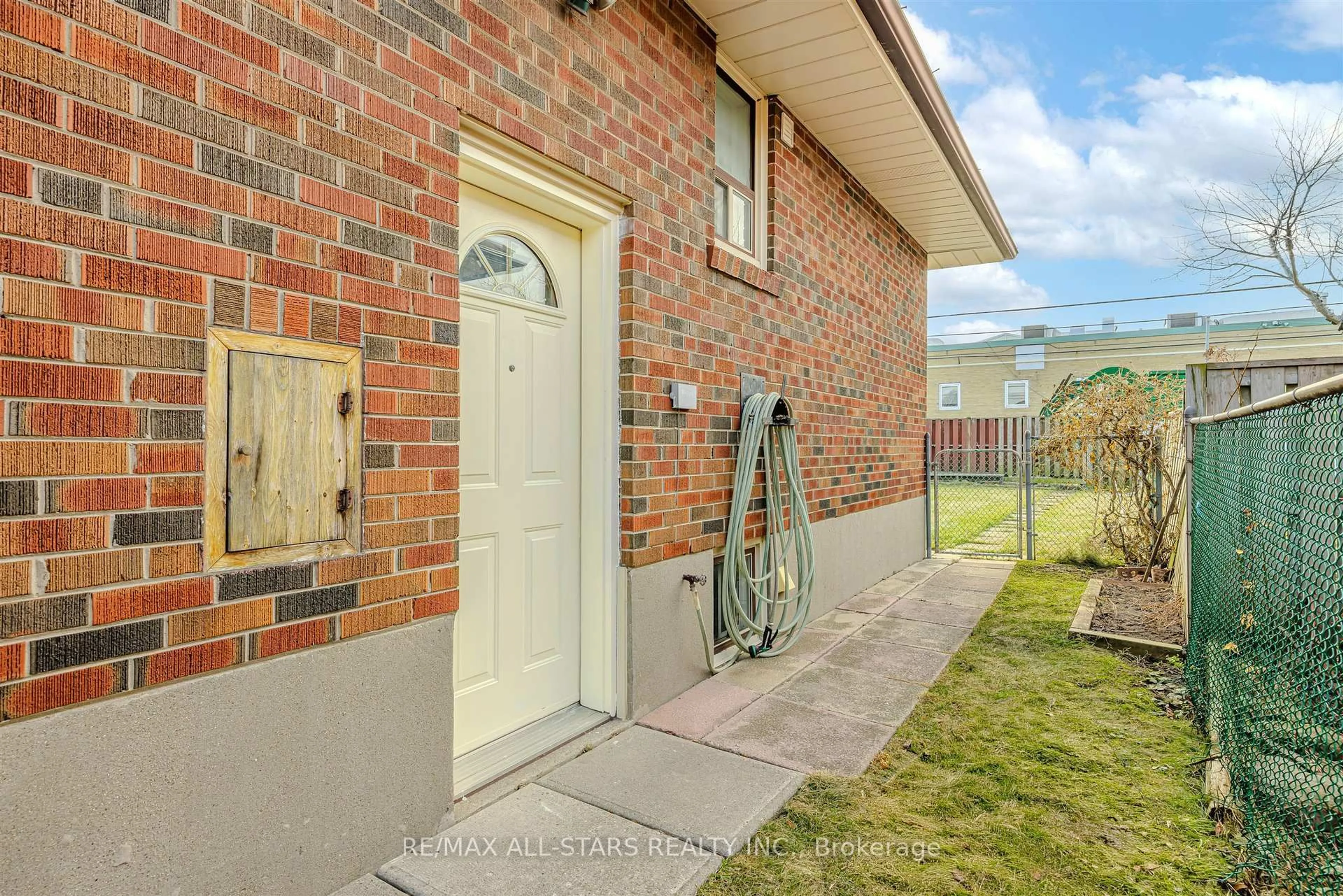 Unknown for 50 Southampton Dr, Toronto Ontario M1K 4V7