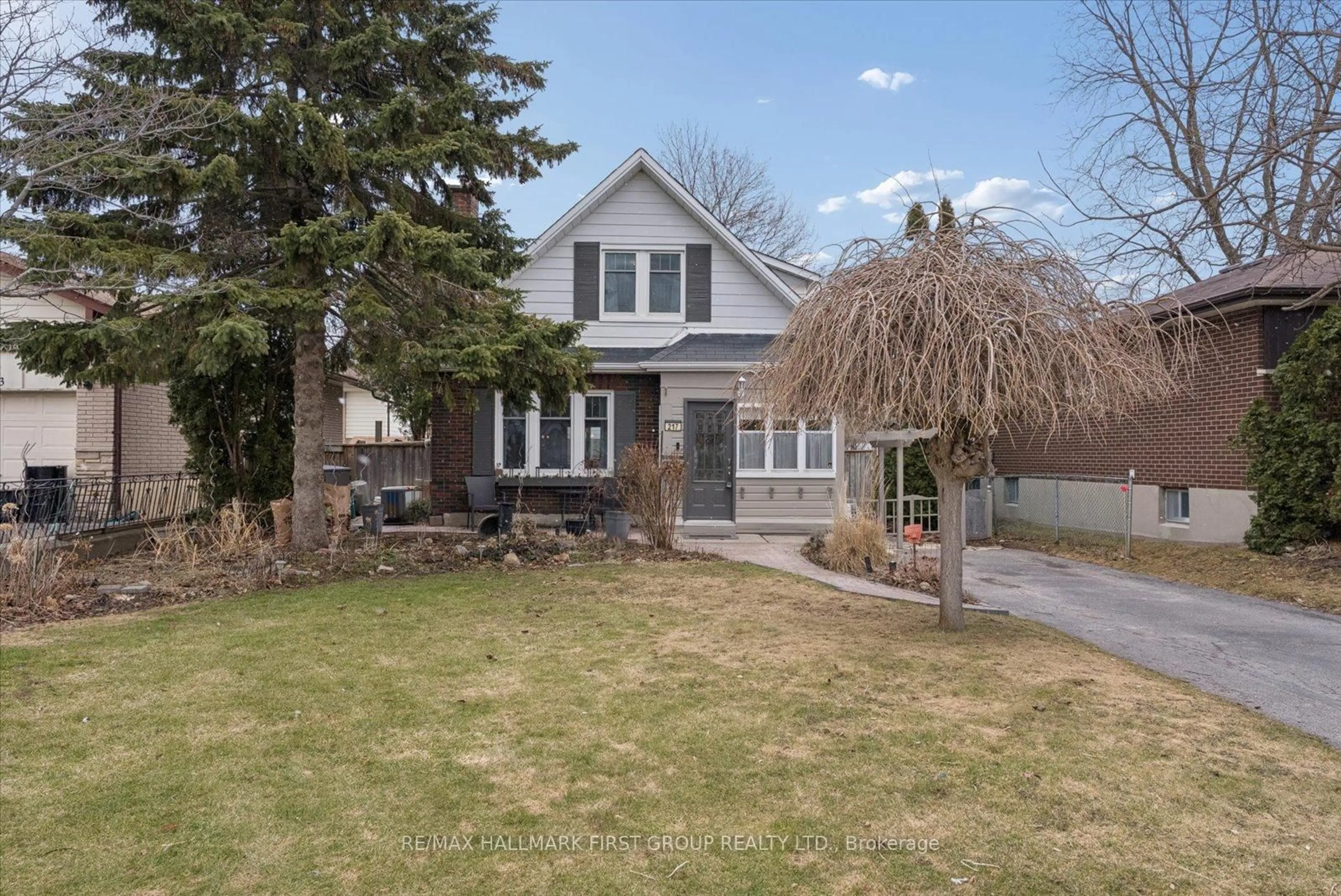 Unknown for 217 Farewell St, Oshawa Ontario L1H 6L5