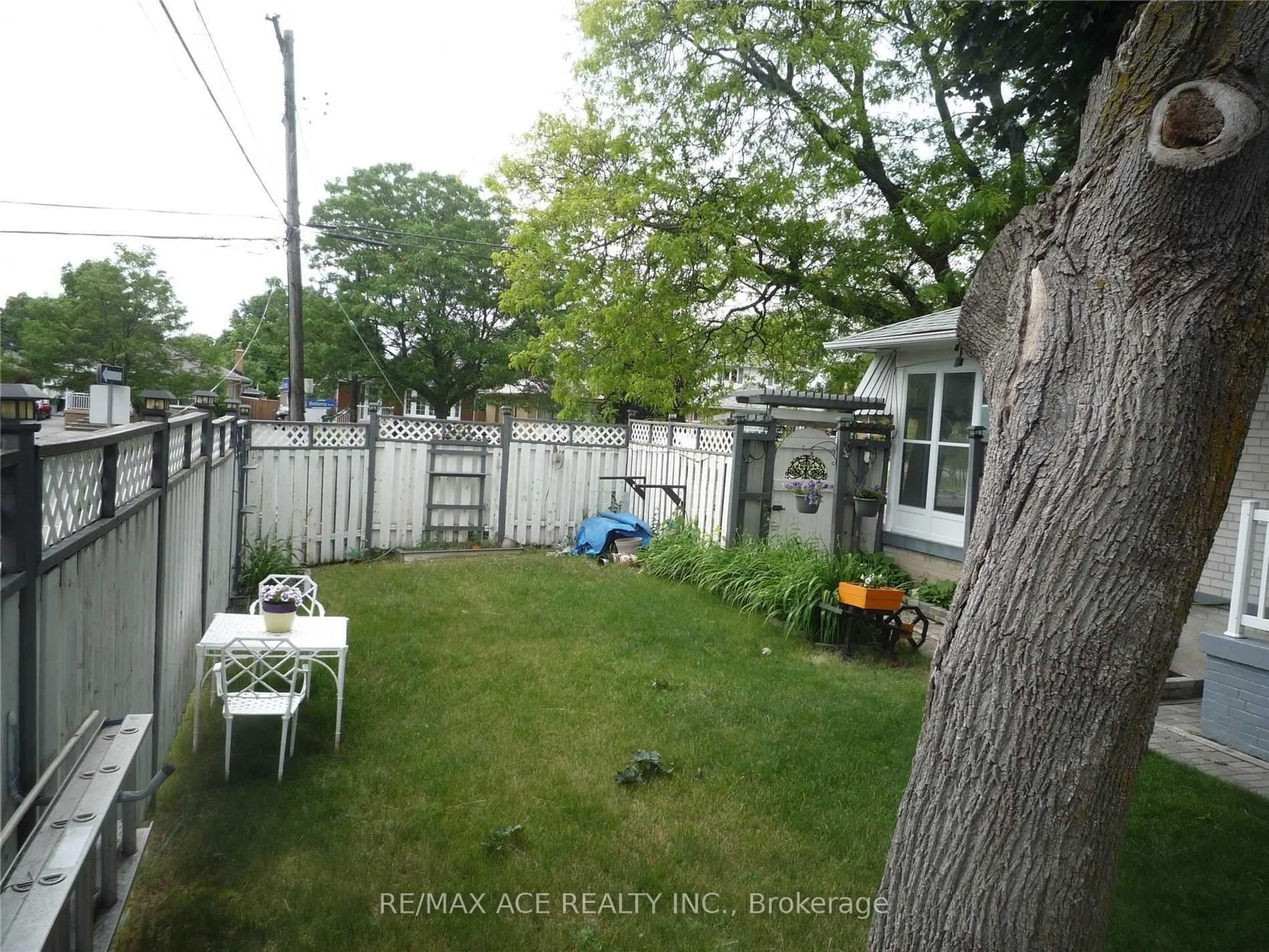 A pic from outside/outdoor area/front of a property/back of a property/a pic from drone, street for 365 Bellamy Rd, Toronto Ontario M1H 1G1