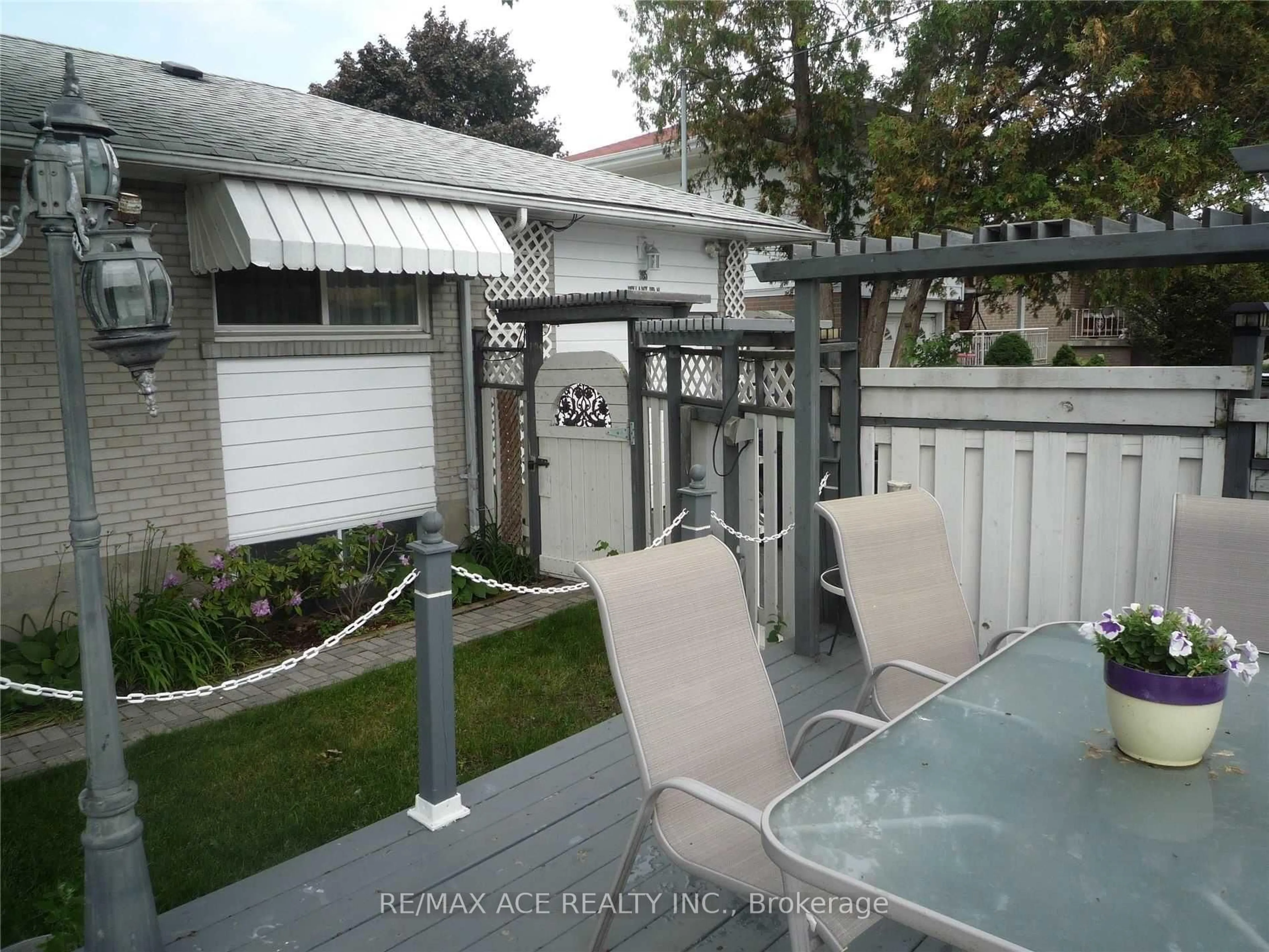 Patio, street for 365 Bellamy Rd, Toronto Ontario M1H 1G1