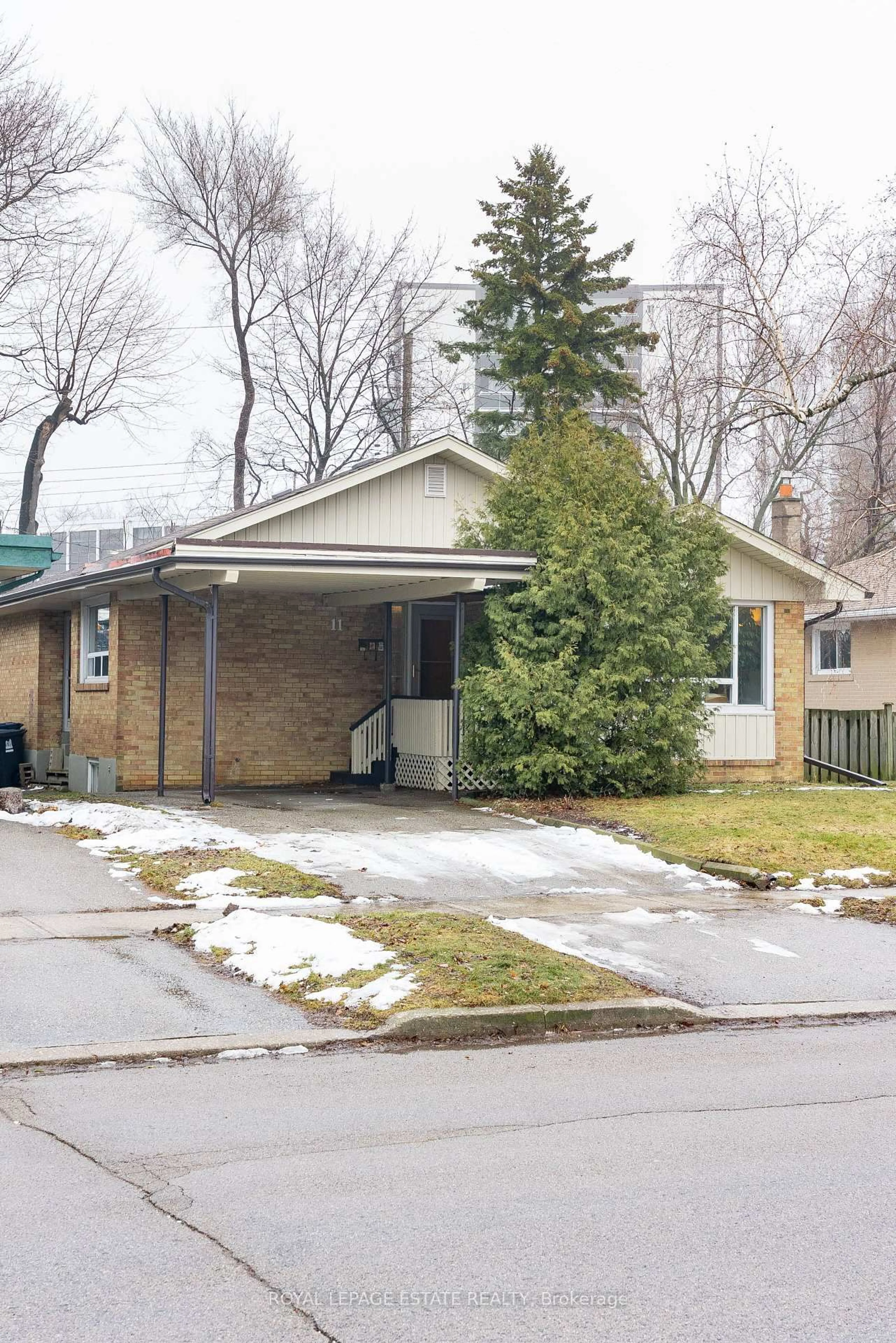 Unknown for 11 Garrick Rd, Toronto Ontario M1M 1S6