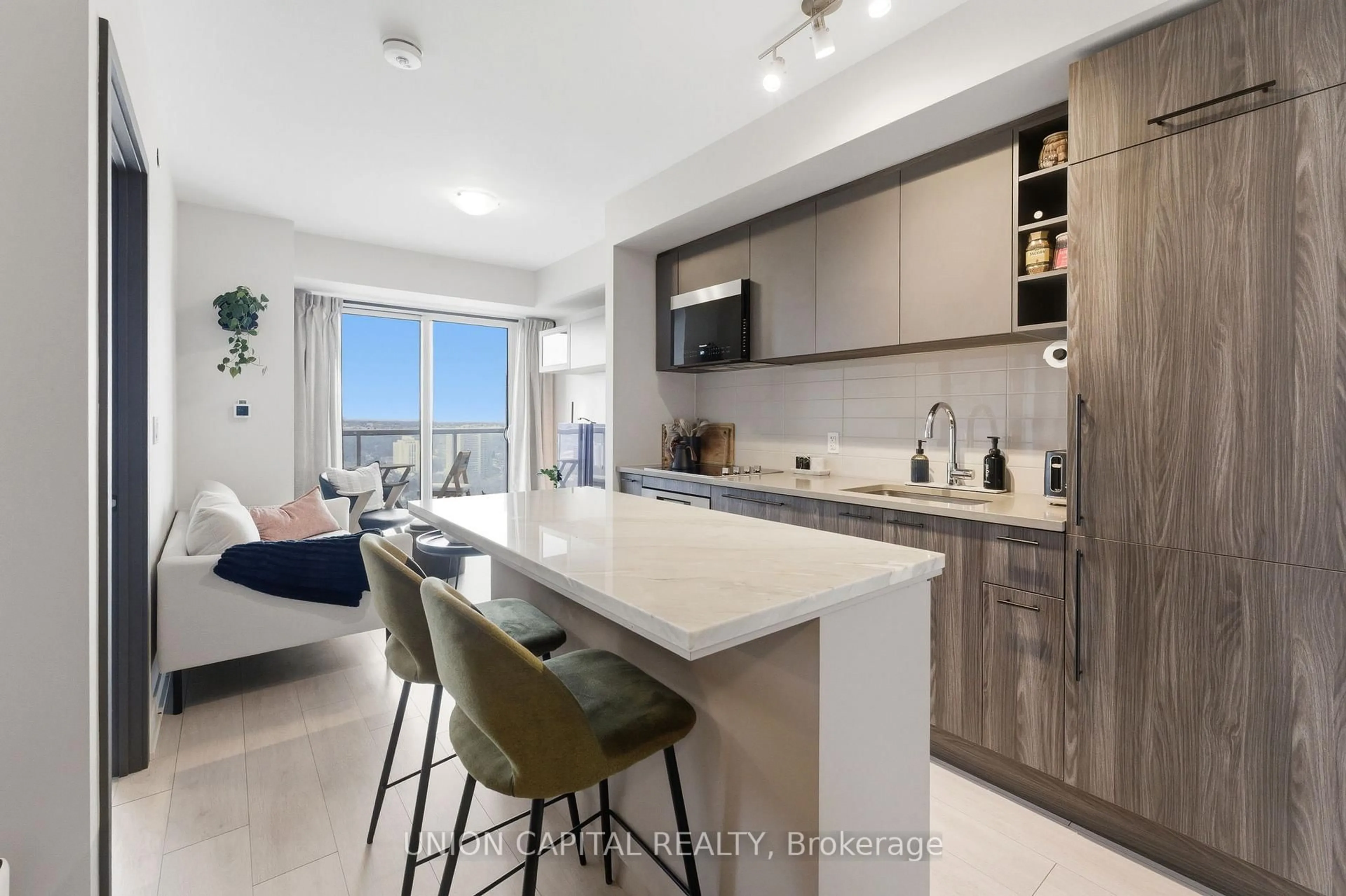 Open concept kitchen, unknown for 2031 Kennedy Rd #2720, Toronto Ontario M1T 0B8