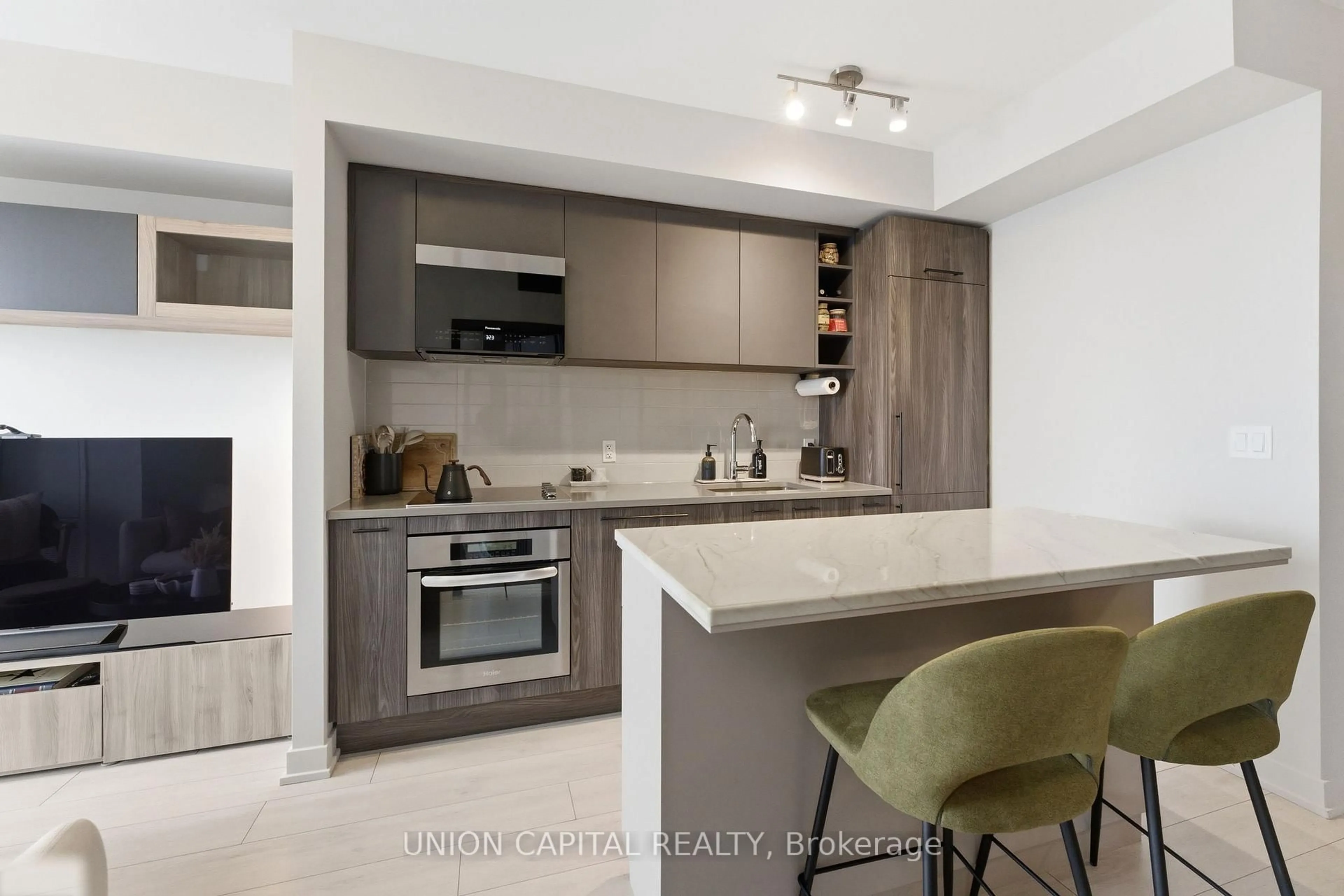 Unknown for 2031 Kennedy Rd #2720, Toronto Ontario M1T 0B8