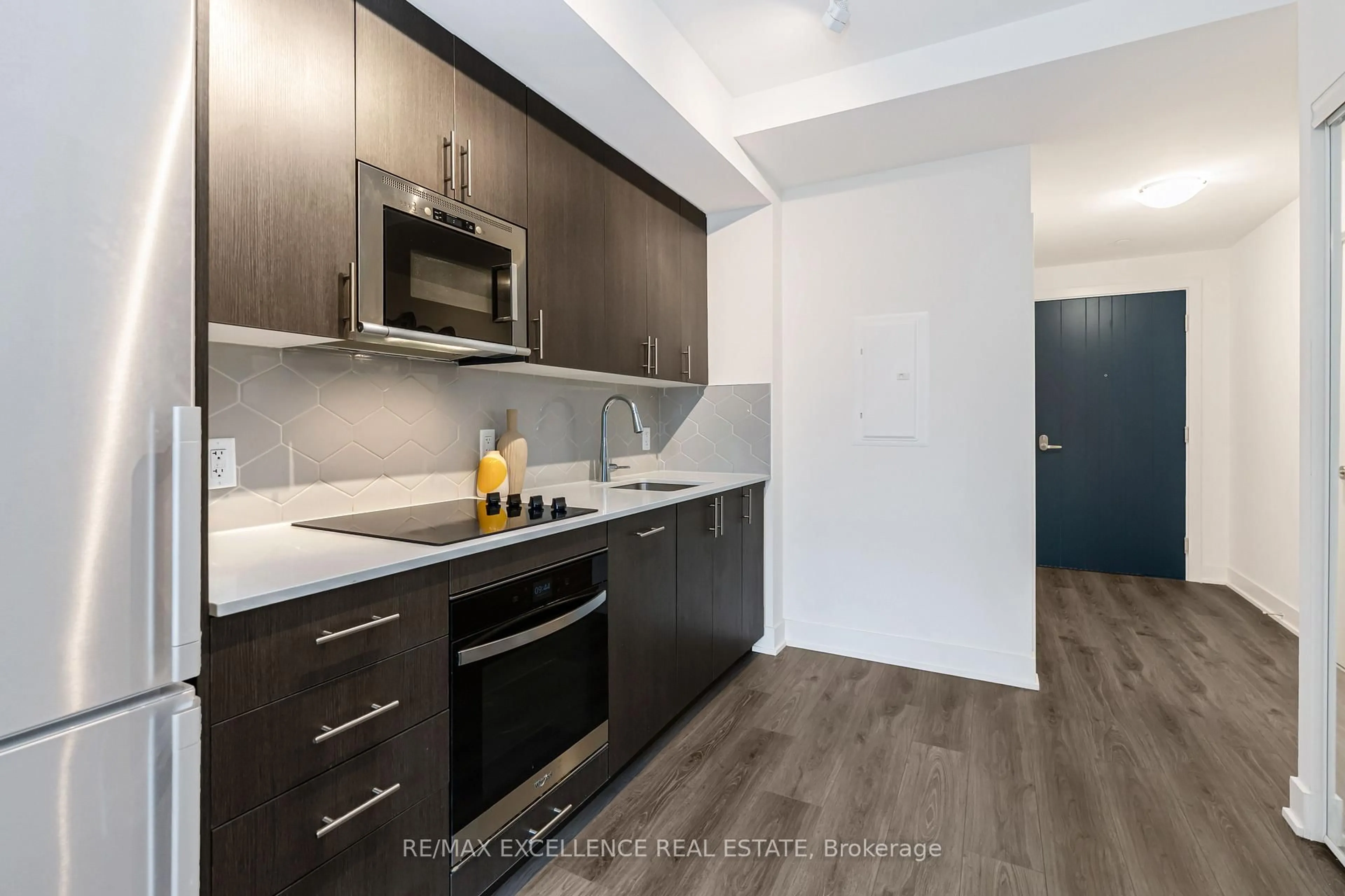 Standard kitchen, unknown for 2545 SIMCOE St #202, Oshawa Ontario L1H 7K4