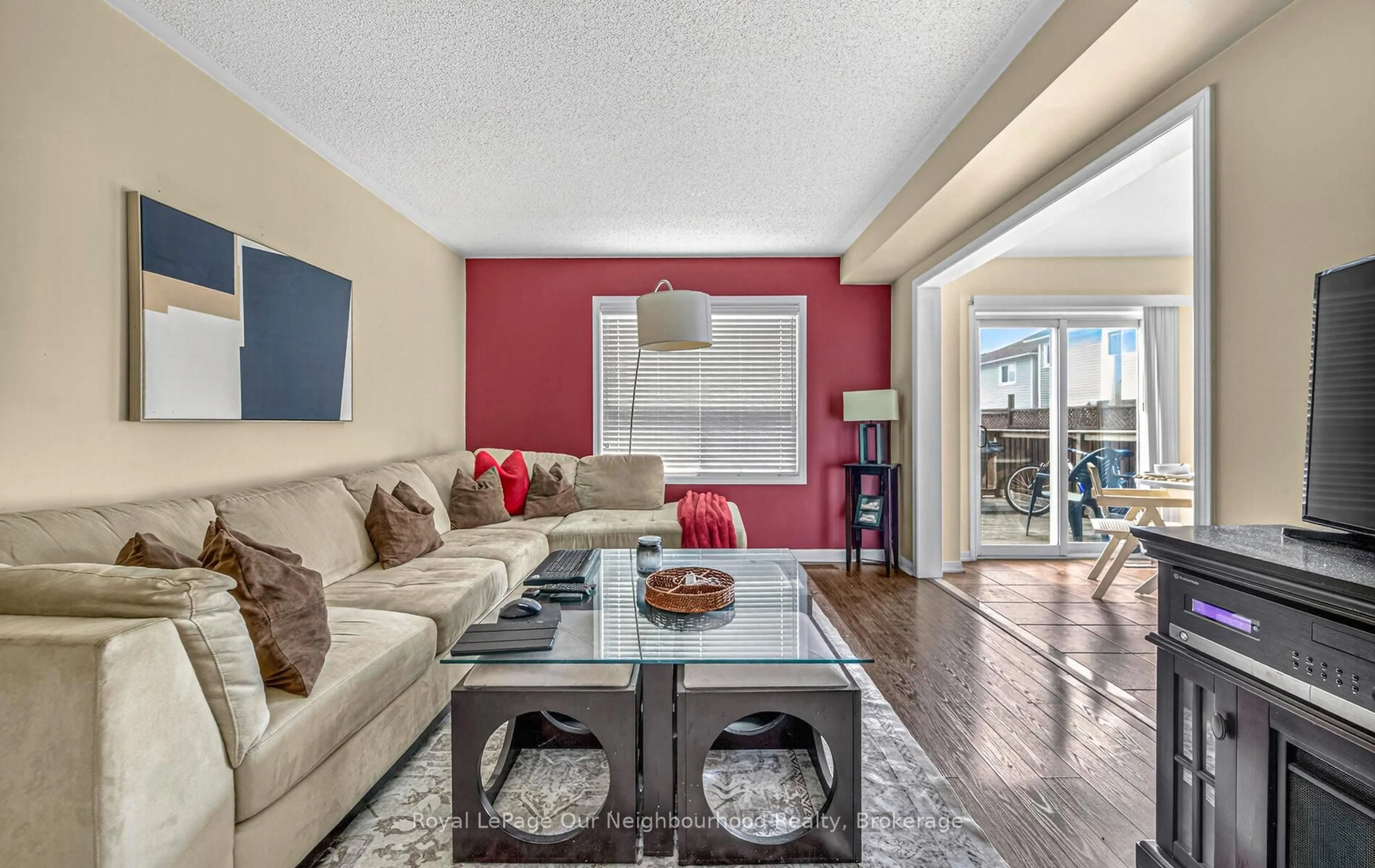 Living room with furniture, unknown for 1581 Sarasota Cres, Oshawa Ontario L1G 8G1