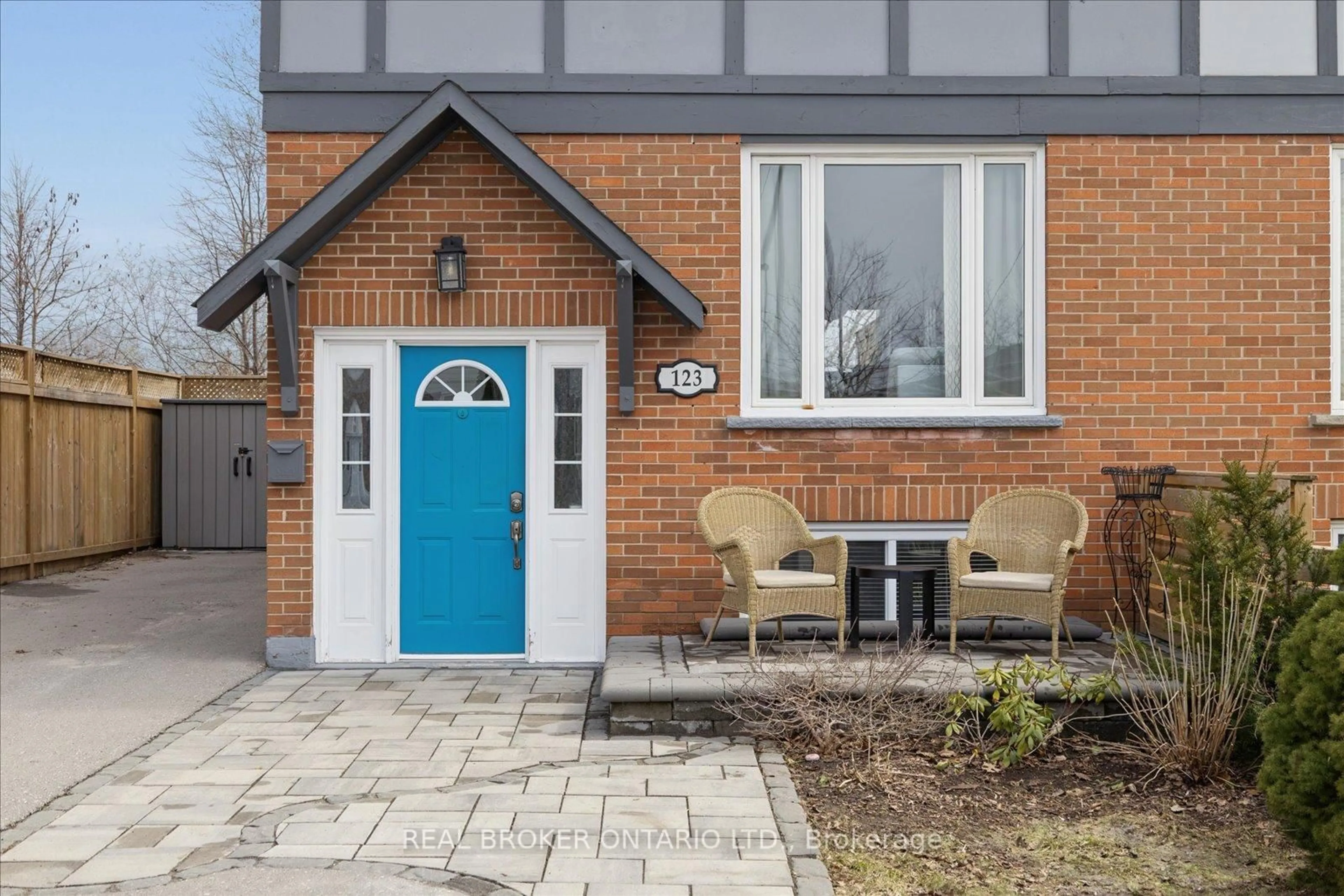 Home with brick exterior material, street for 123 Vancouver St, Oshawa Ontario L1J 5X5