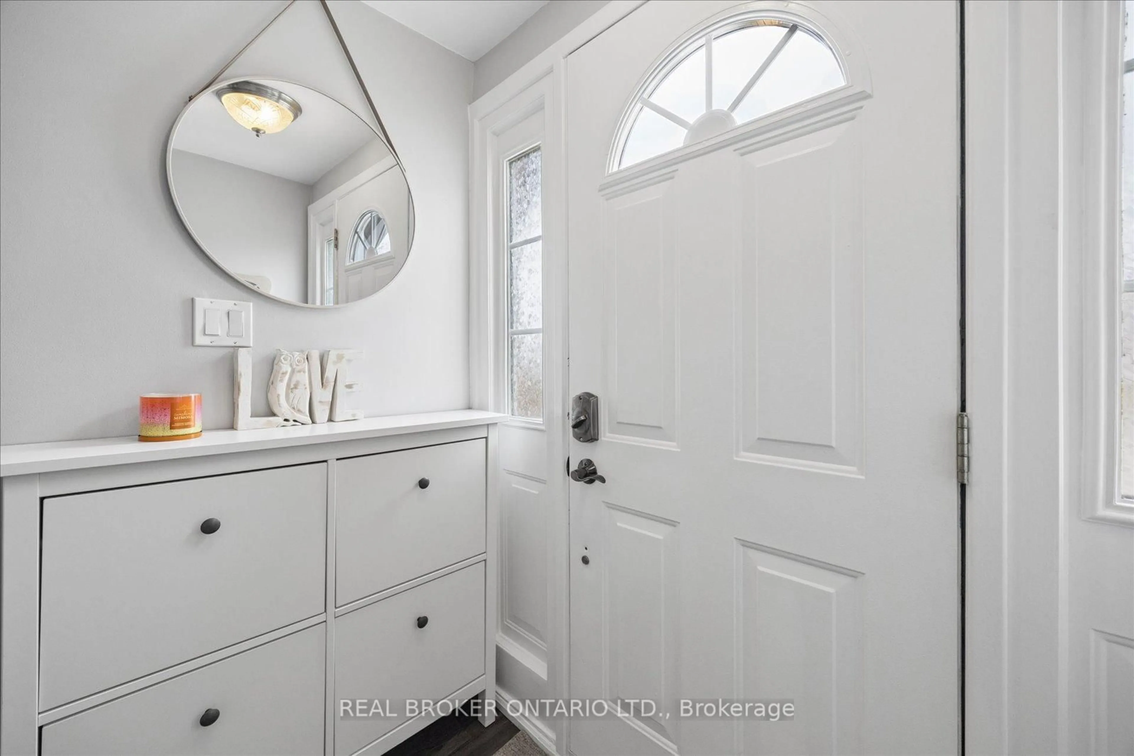 Unknown for 123 Vancouver St, Oshawa Ontario L1J 5X5