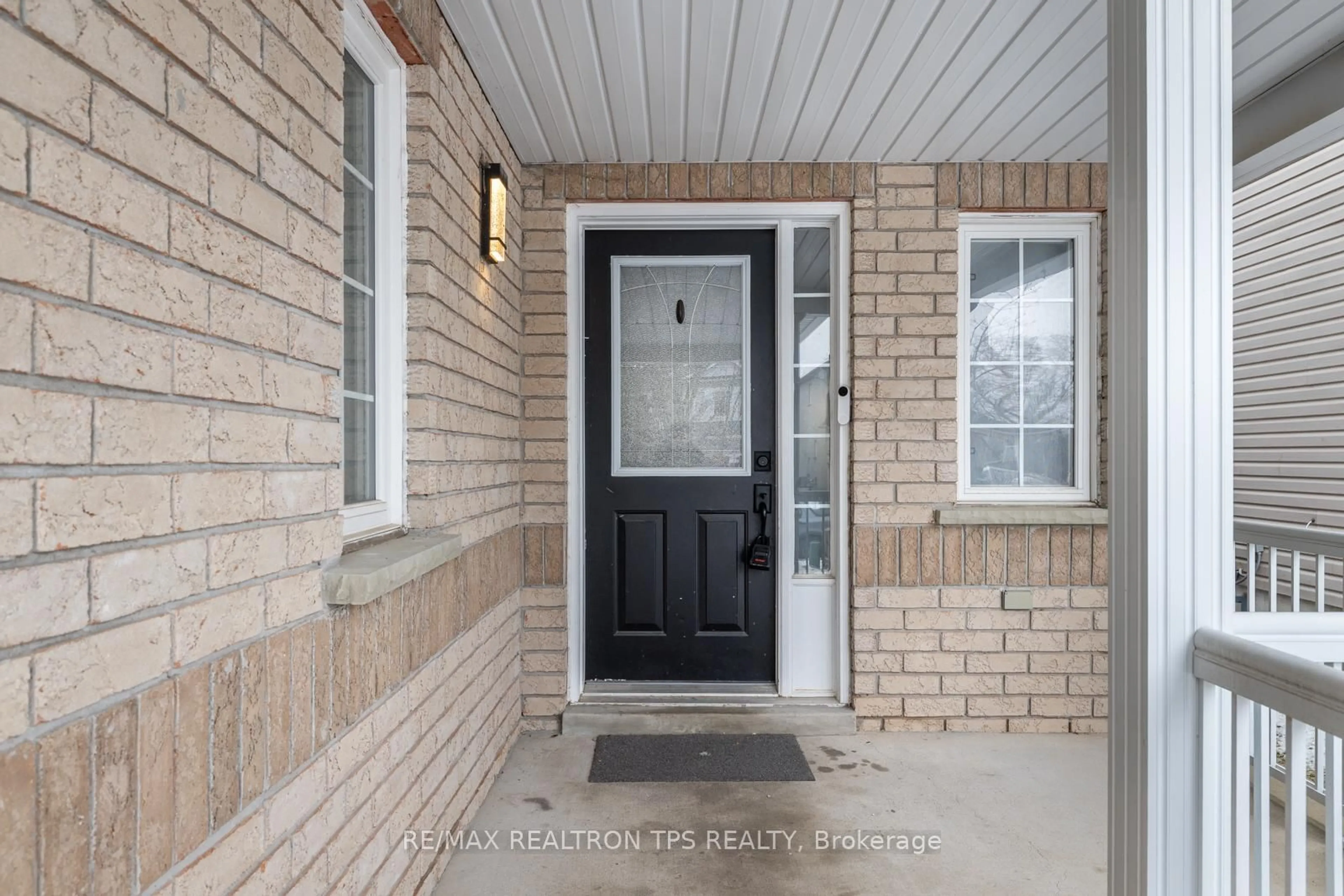 Indoor entryway for 50 Crough St, Clarington Ontario L1C 5M4