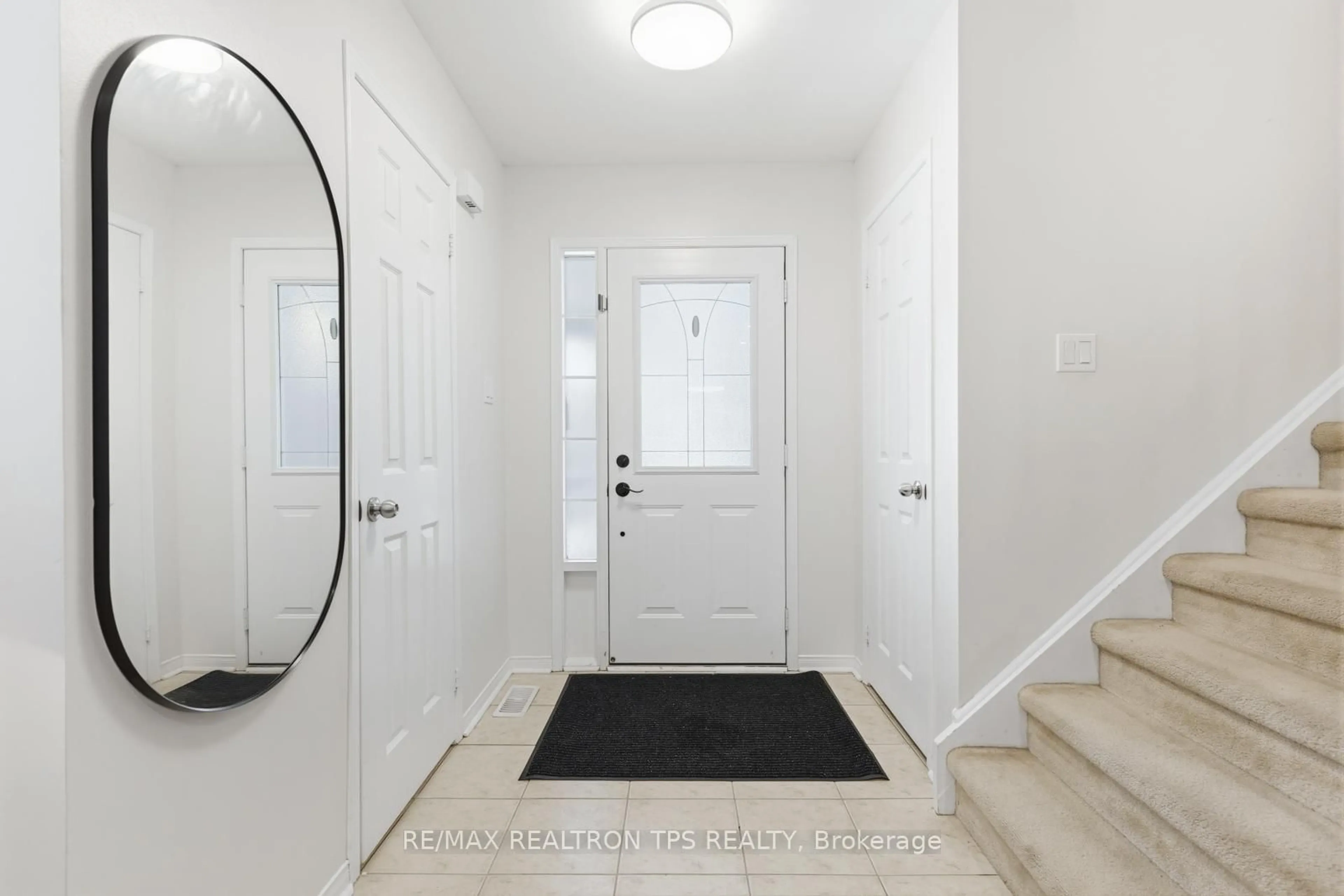 Indoor entryway for 50 Crough St, Clarington Ontario L1C 5M4