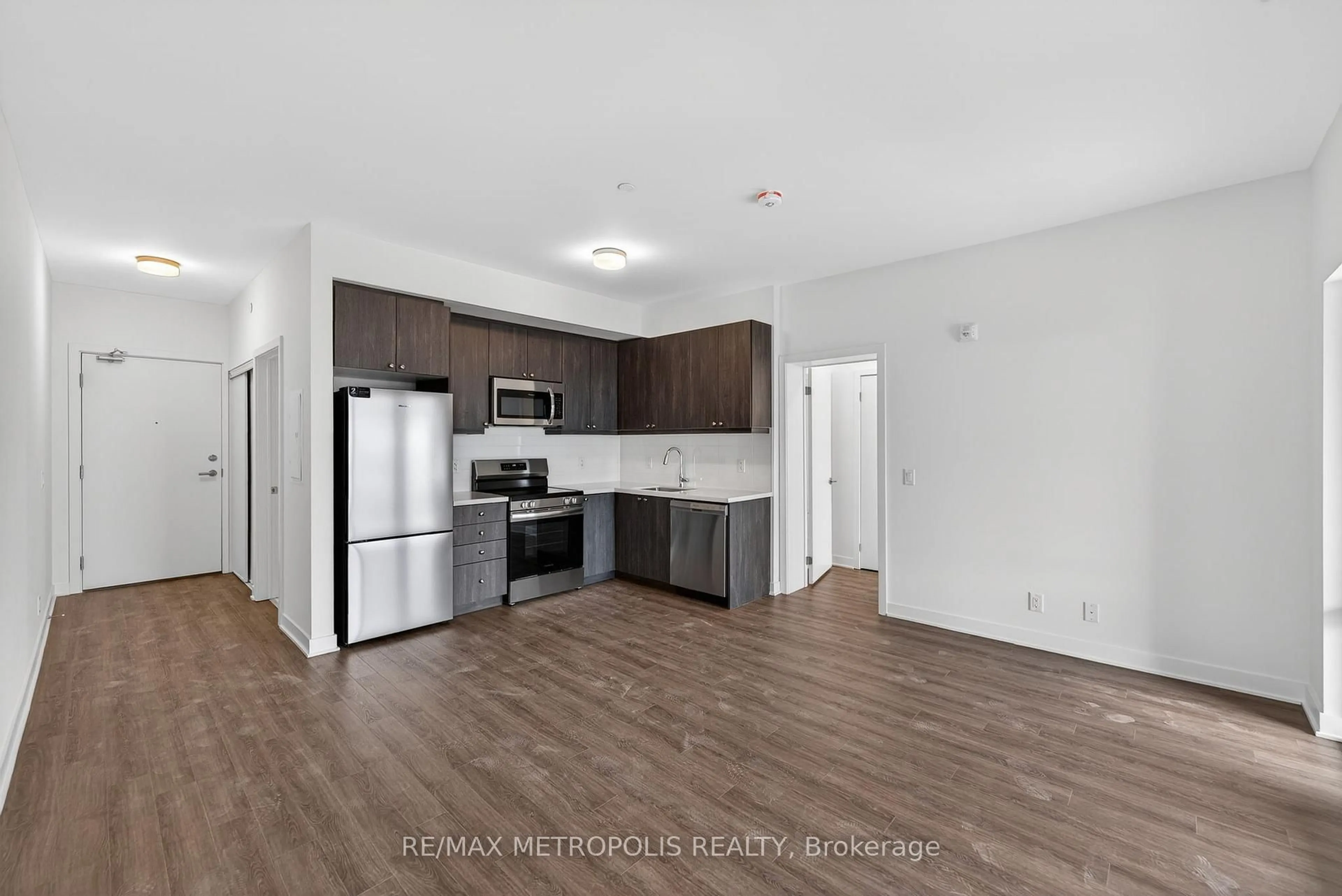 Standard kitchen, unknown for 51 Clarington Blvd #602, Clarington Ontario L1C 0H6