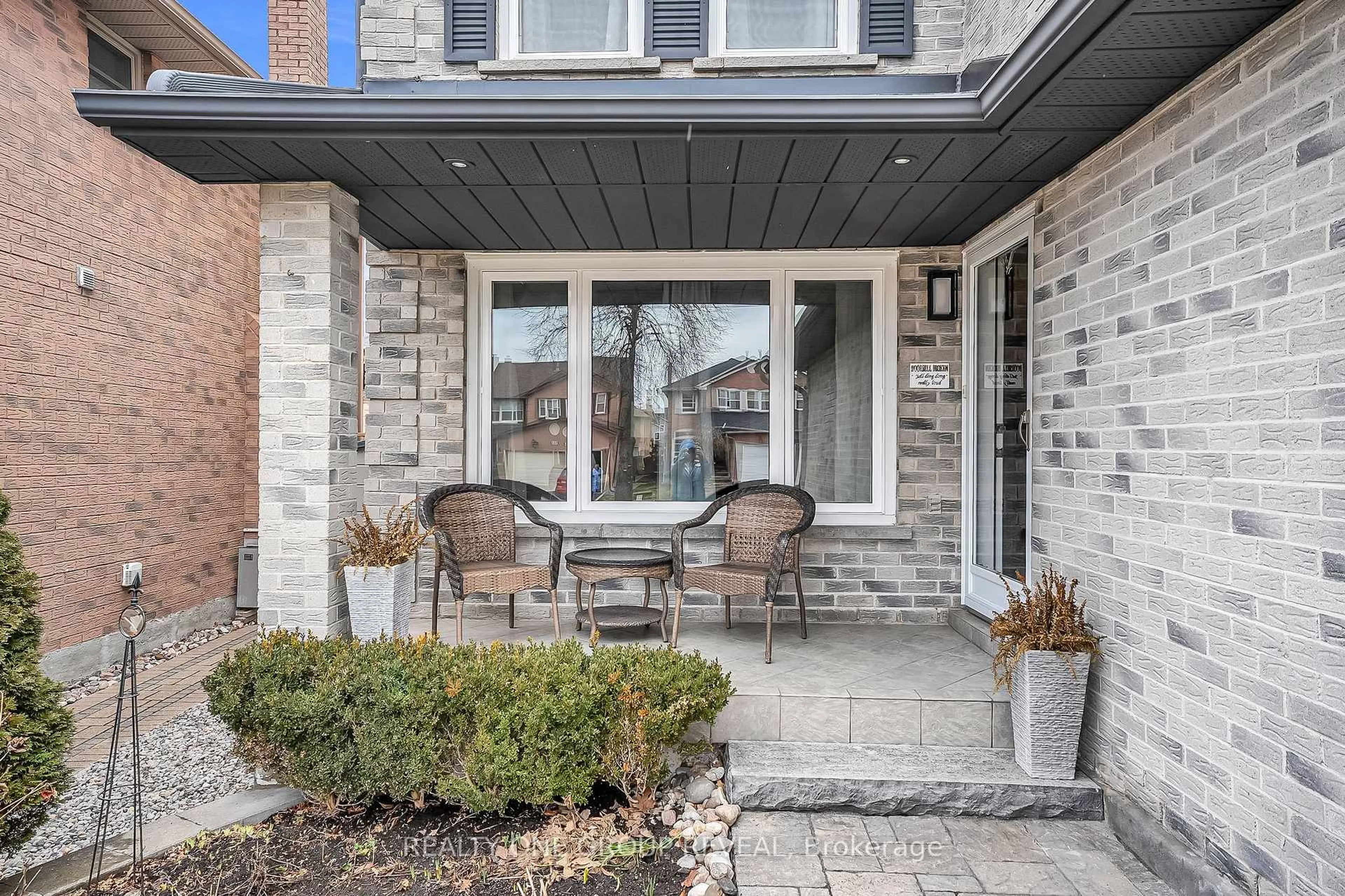 Unknown for 556 Rainy Day Dr, Pickering Ontario L1V 5Z9