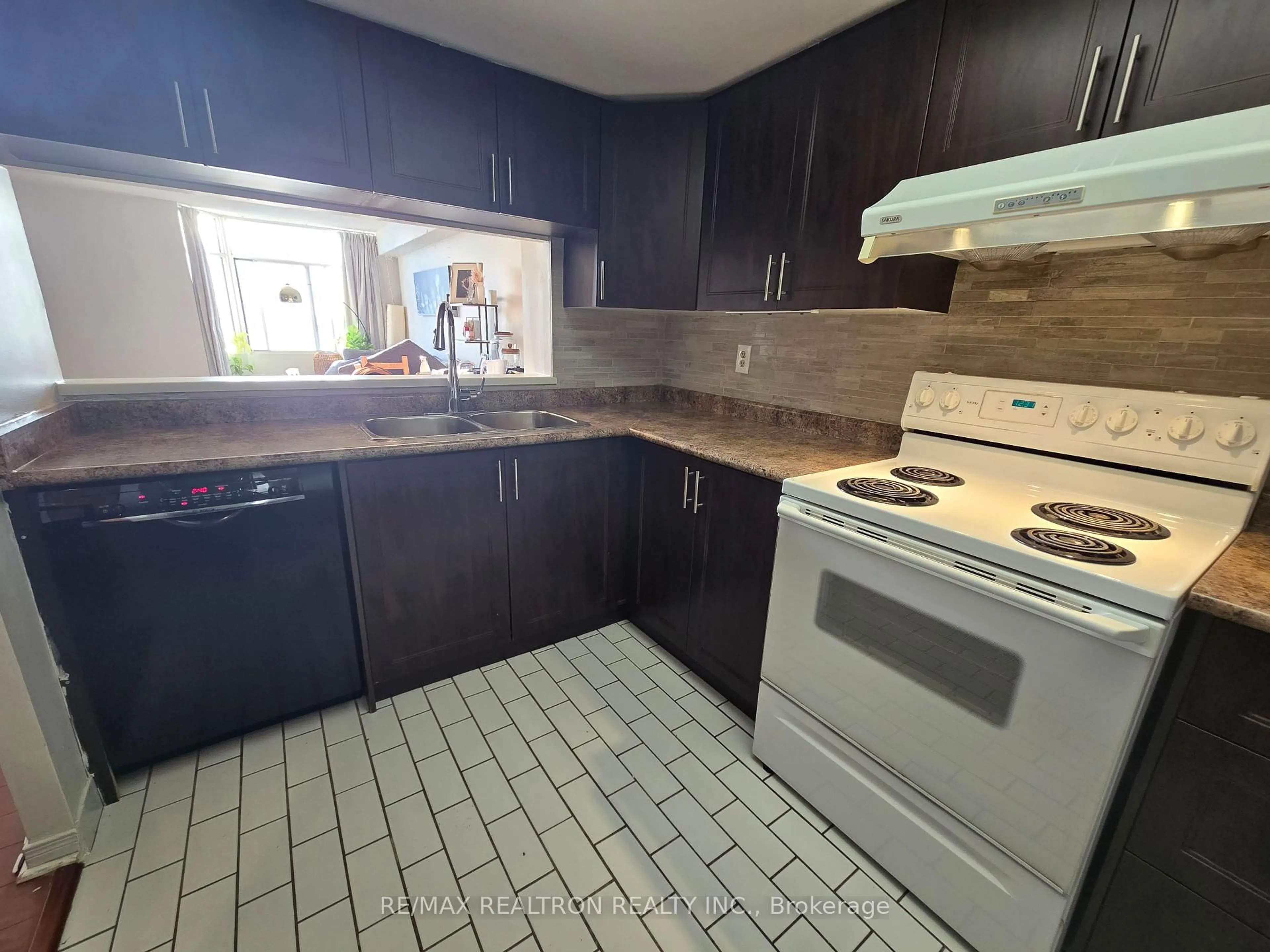 Standard kitchen, unknown for 88 Alton Towers Circ #1515, Toronto Ontario M1V 5C5