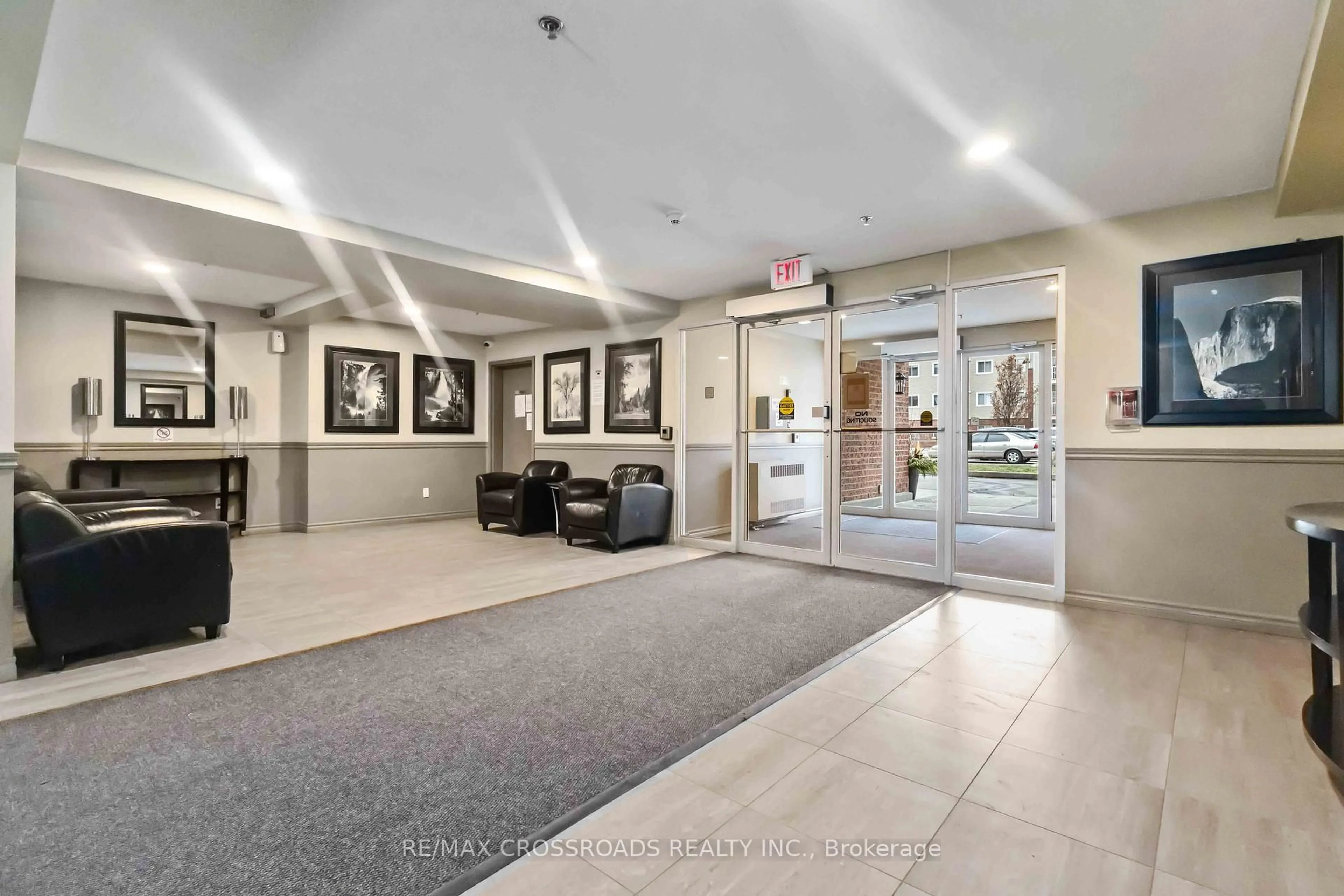 Indoor foyer for 5225 Finch Ave #303, Toronto Ontario M1S 5W8