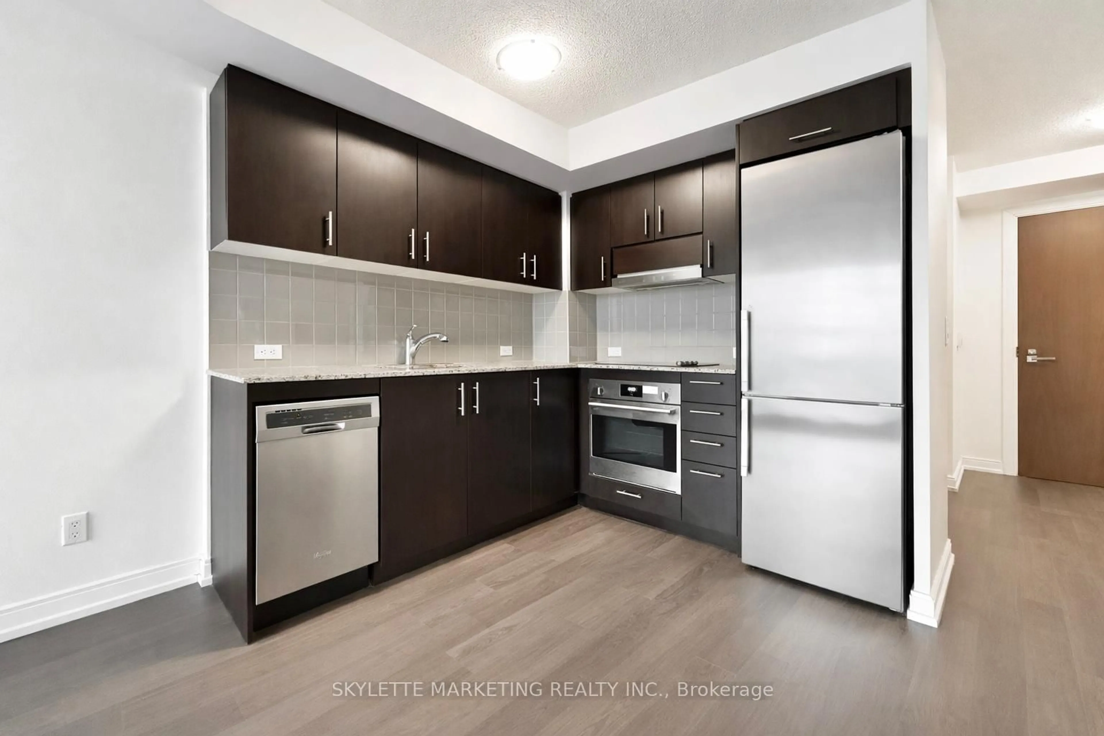 Standard kitchen, unknown for 255 Village Green Sq #1806, Toronto Ontario M1S 0L7