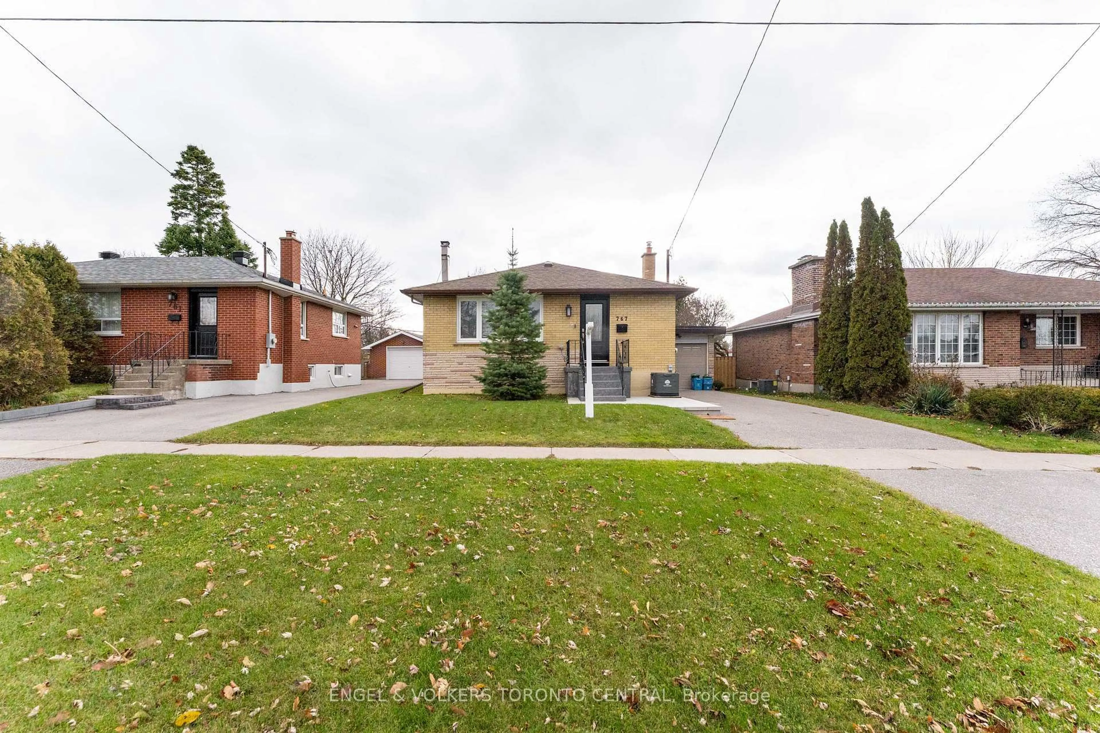 Home with brick exterior material, street for 767 Phillip Murray Ave, Oshawa Ontario L1J 1J2