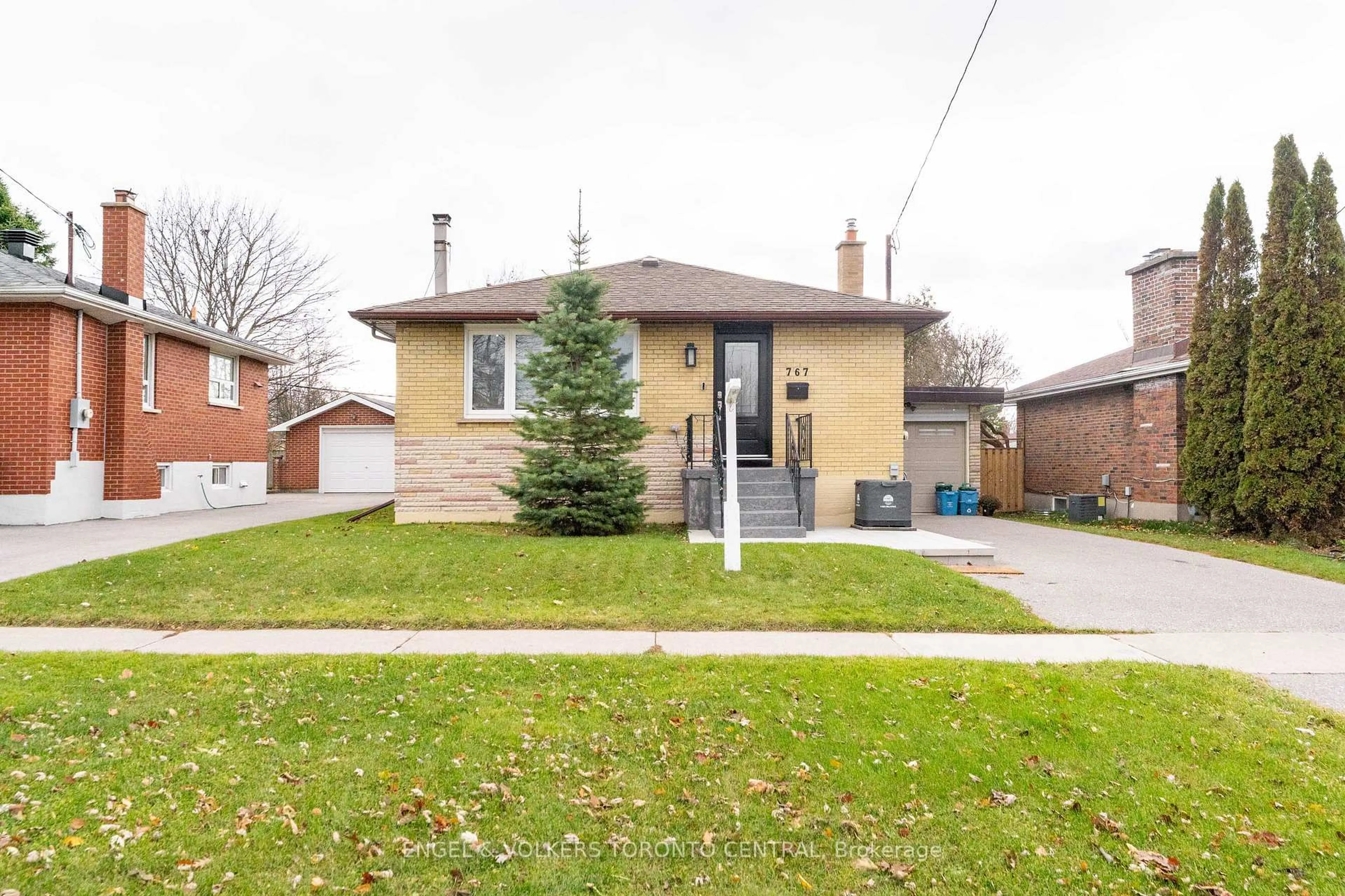 Home with brick exterior material, street for 767 Phillip Murray Ave, Oshawa Ontario L1J 1J2