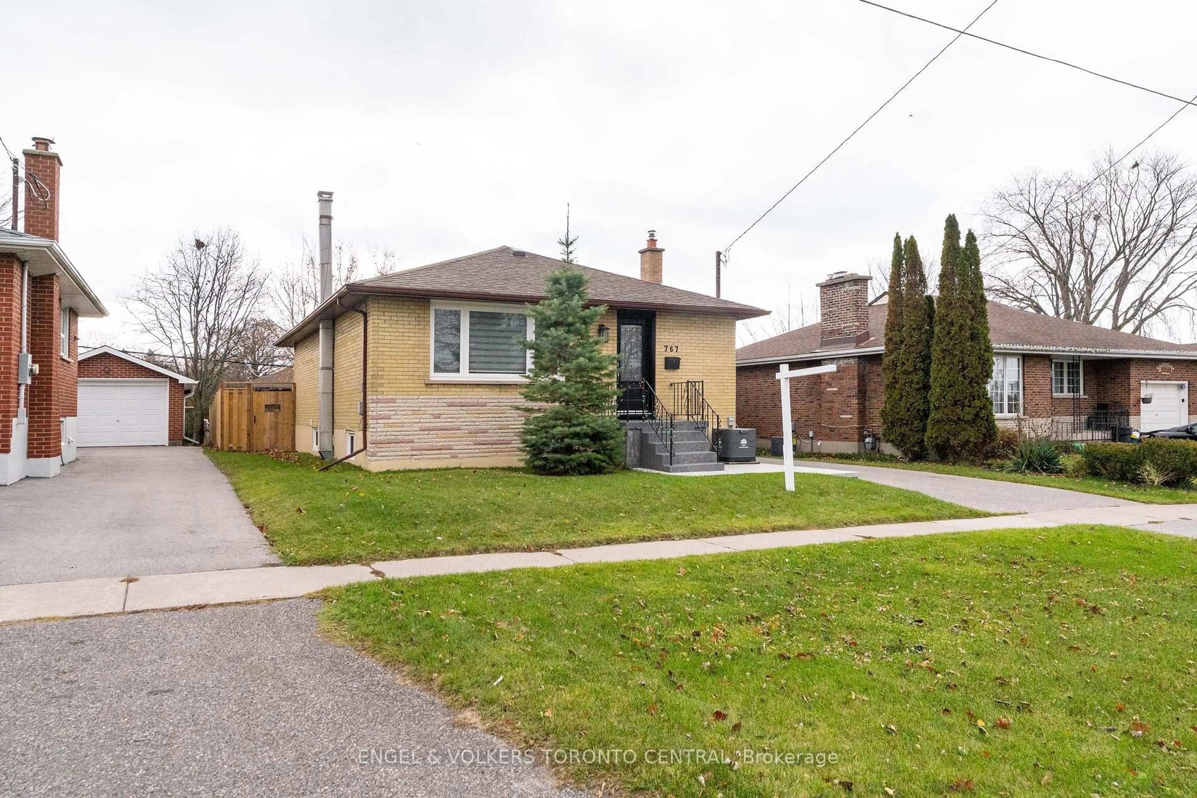 Home with brick exterior material, street for 767 Phillip Murray Ave, Oshawa Ontario L1J 1J2
