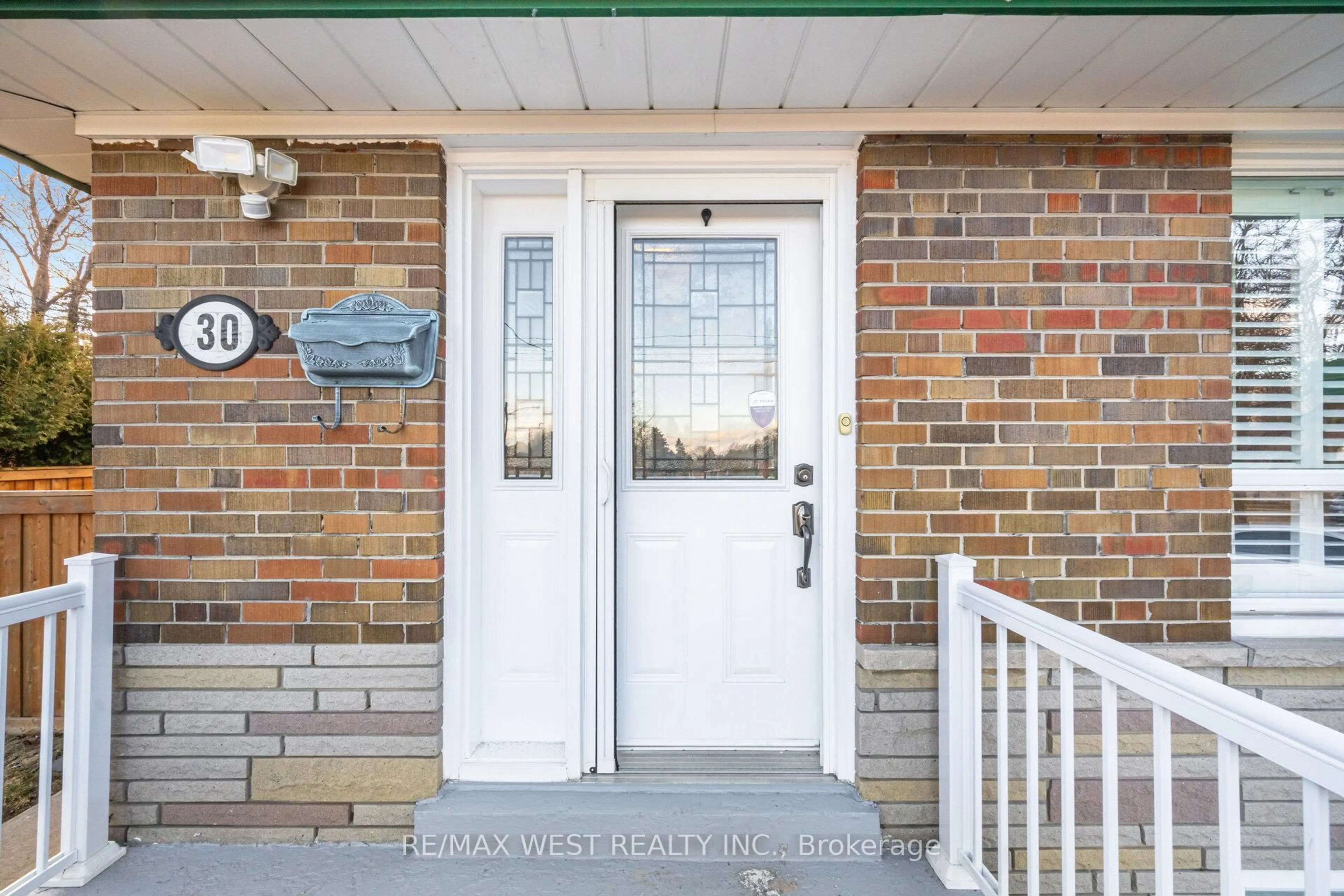 Indoor entryway for 30 Kollar Dr, Toronto Ontario M1G 1E2