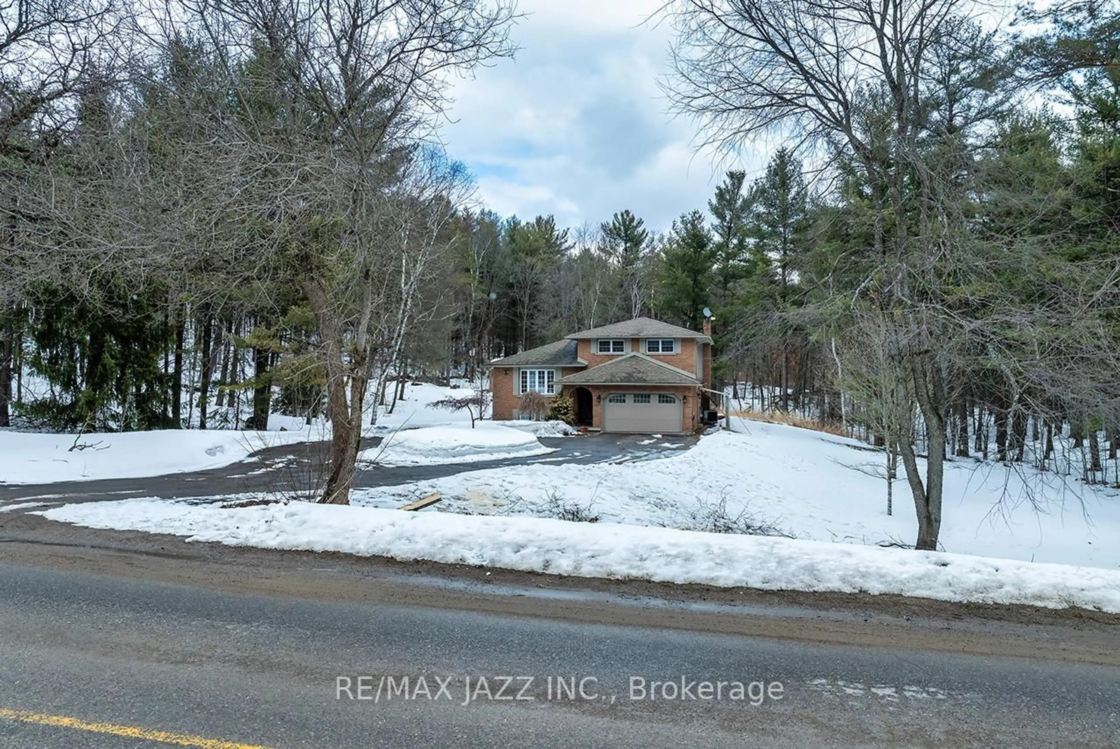 A pic from outside/outdoor area/front of a property/back of a property/a pic from drone, unknown for 10049 Old Scugog Rd, Clarington Ontario L0B 1B0