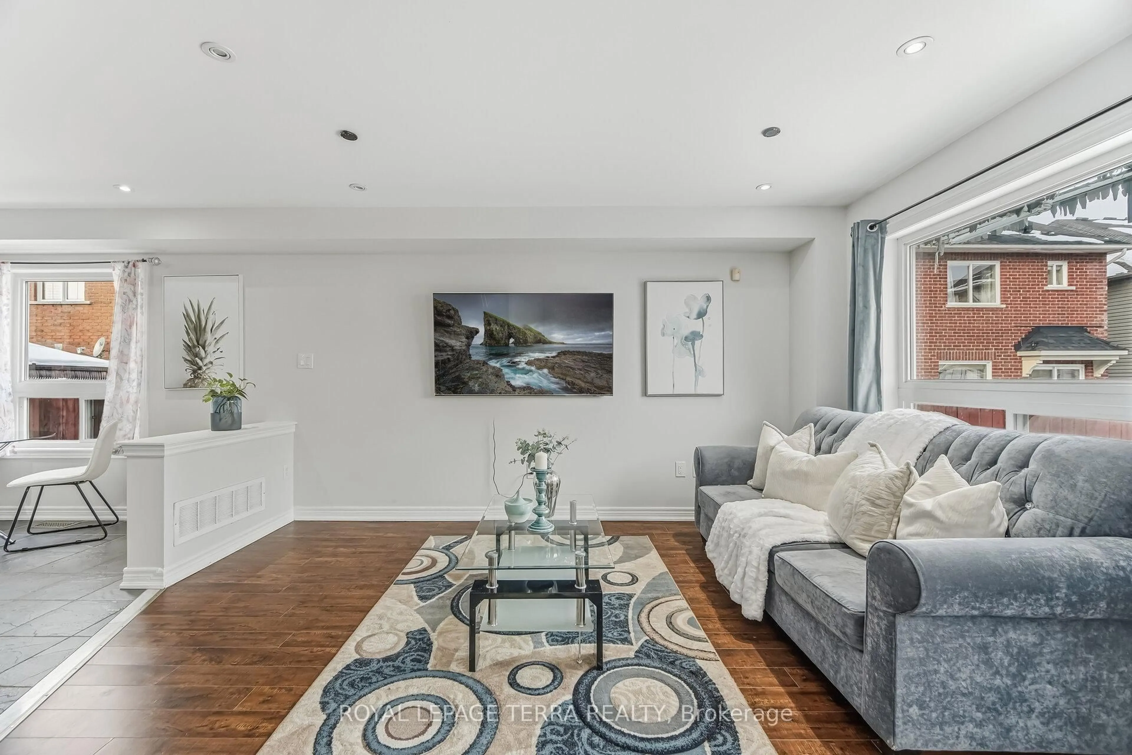 Living room with furniture, unknown for 65 Aldonschool Crt, Ajax Ontario L1S 0C5