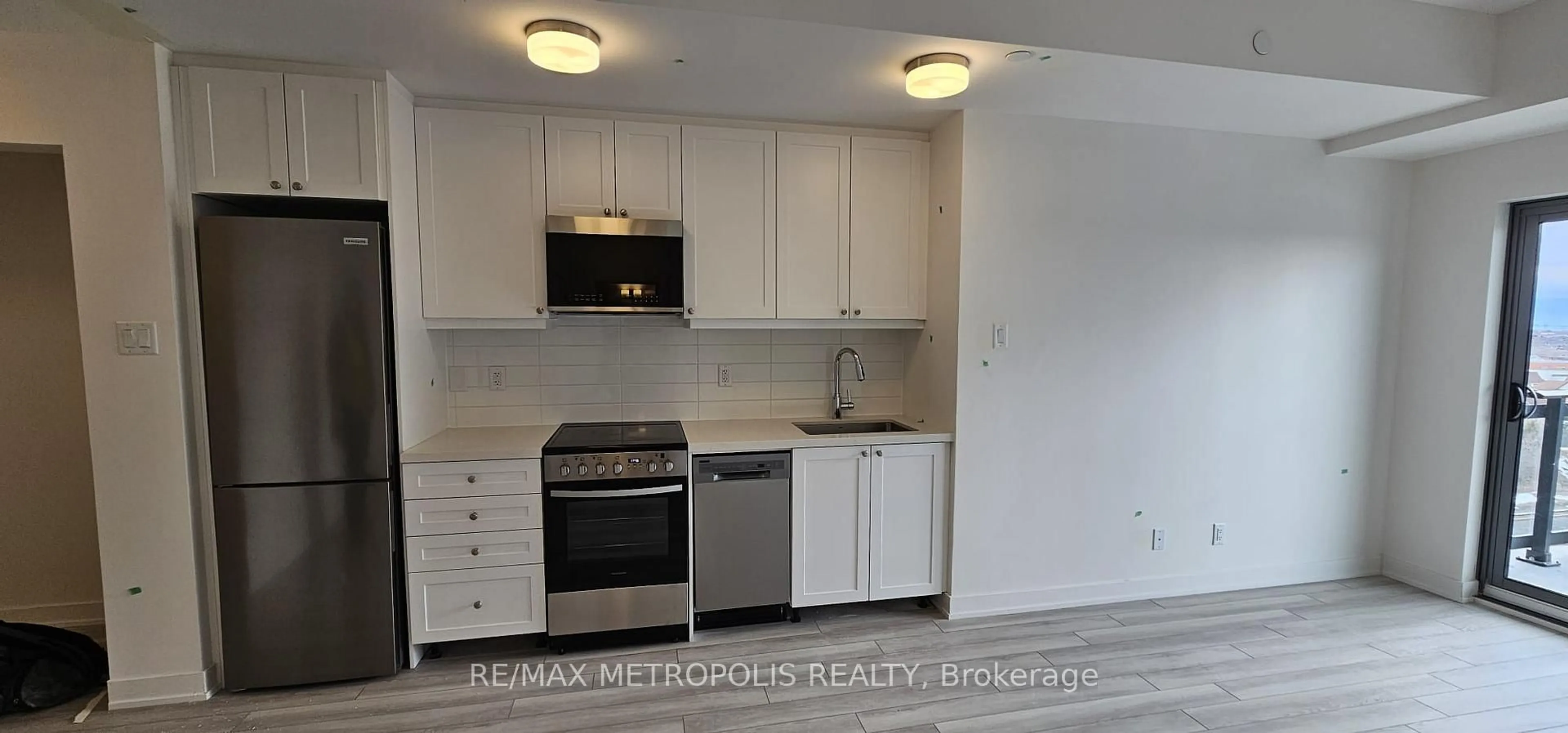 Standard kitchen, unknown for 55 Clarington Blvd #901, Clarington Ontario L1C 0A1