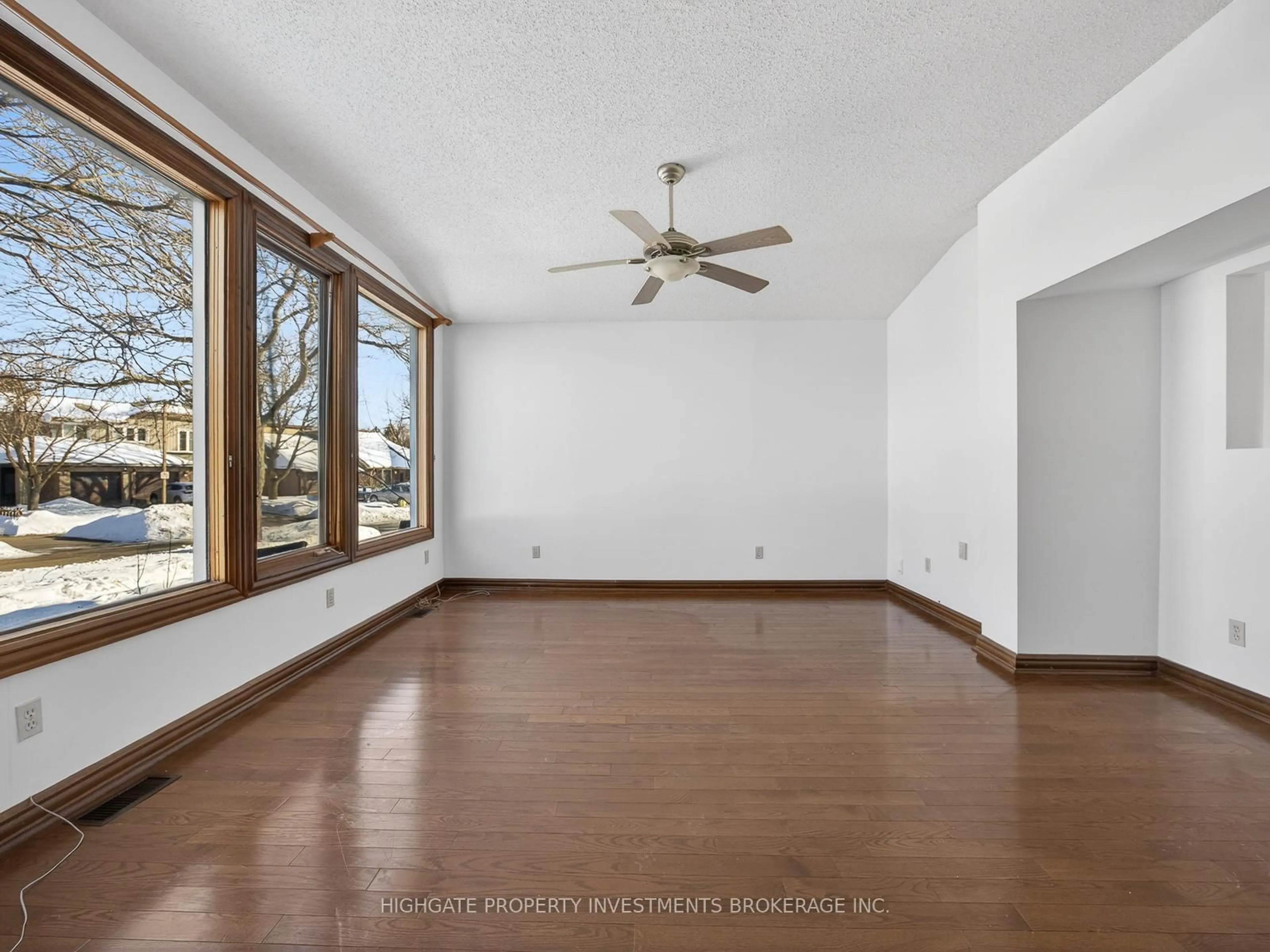 A pic of a room for 739 Edgewood Rd, Pickering Ontario L1V 2Z7