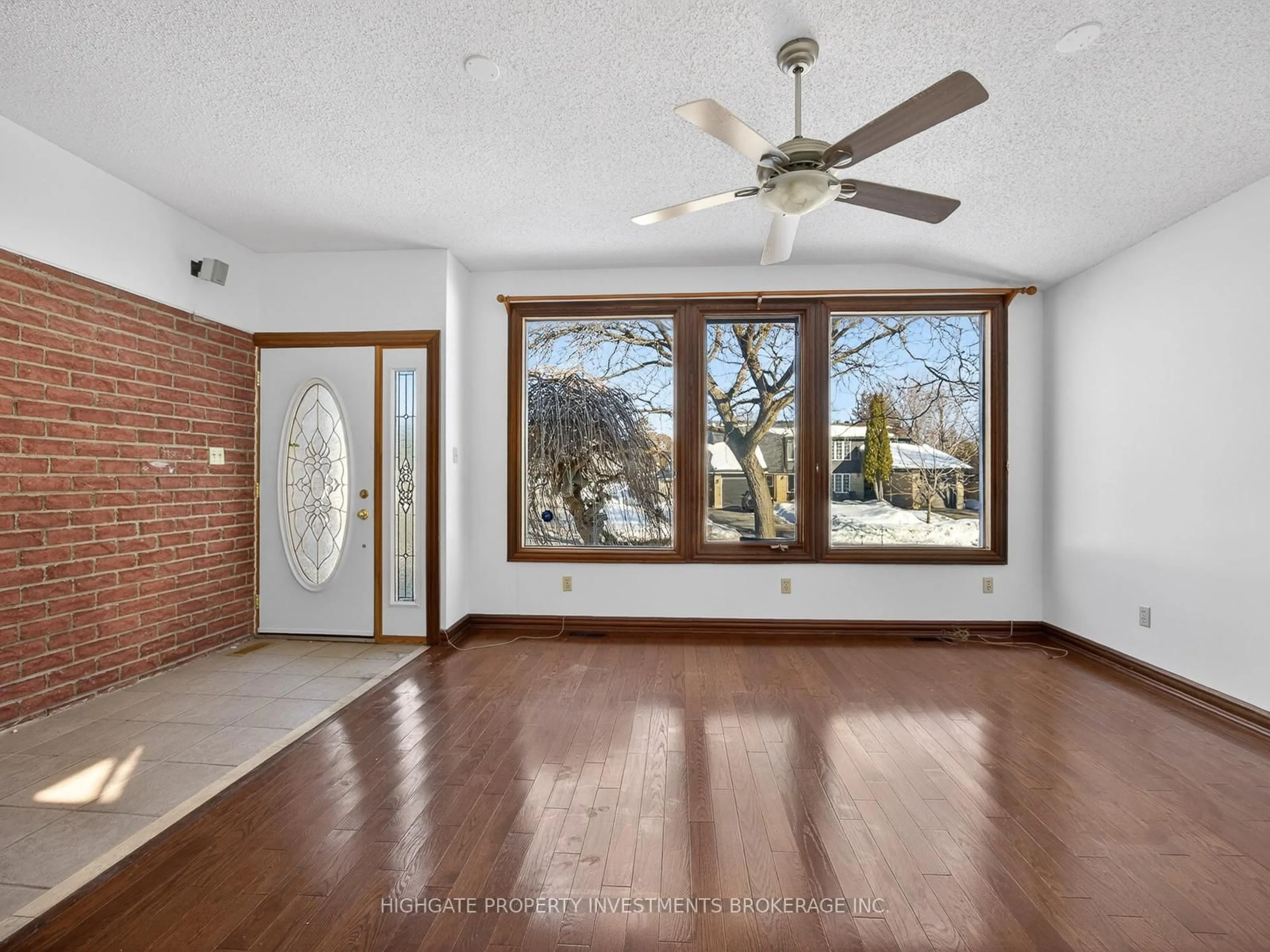 Unknown for 739 Edgewood Rd, Pickering Ontario L1V 2Z7