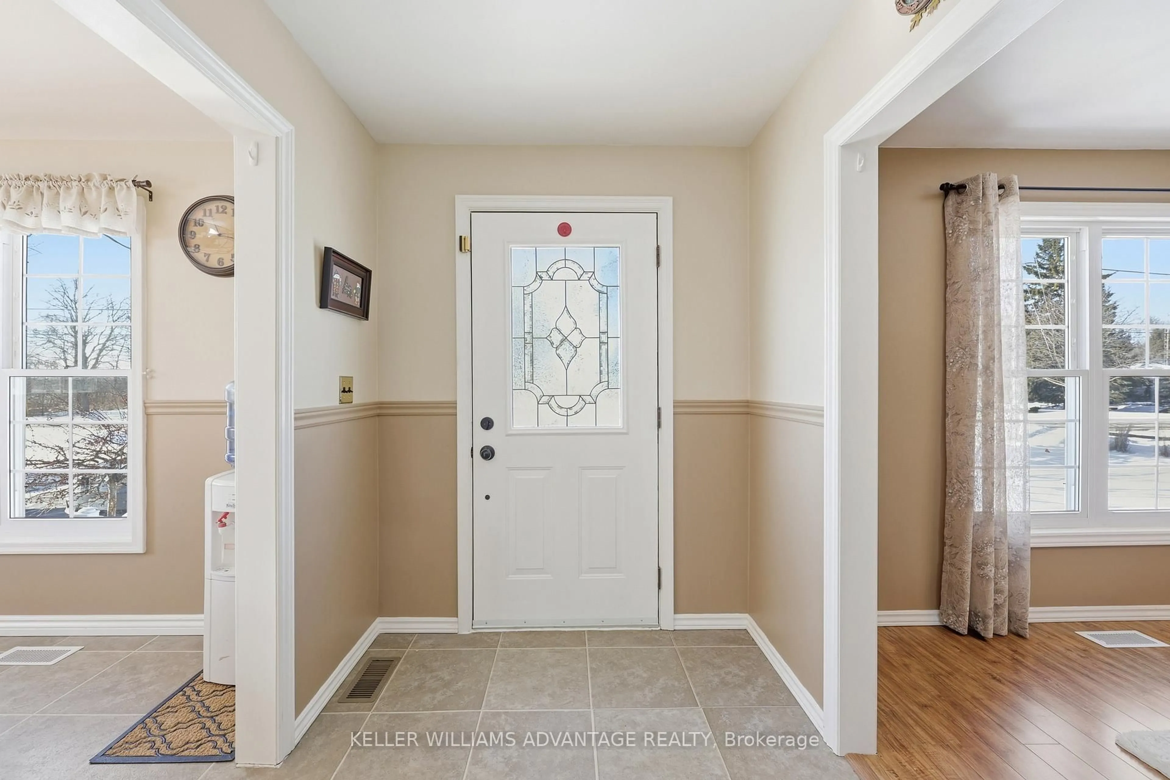 Indoor entryway for 2347 Hancock Rd, Clarington Ontario L1E 2M3