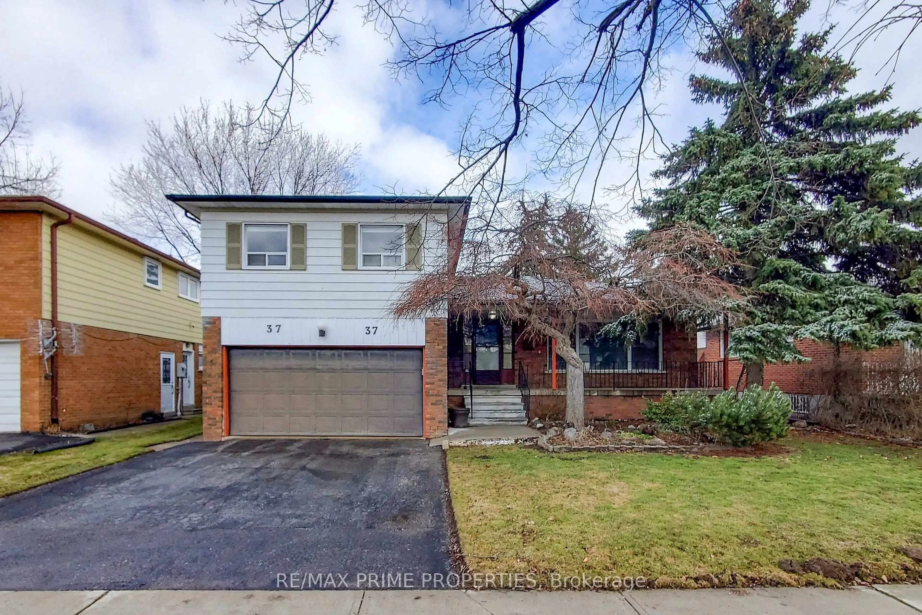 Home with brick exterior material, street for 37 Lawnmere Cres, Toronto Ontario M1S 2T1