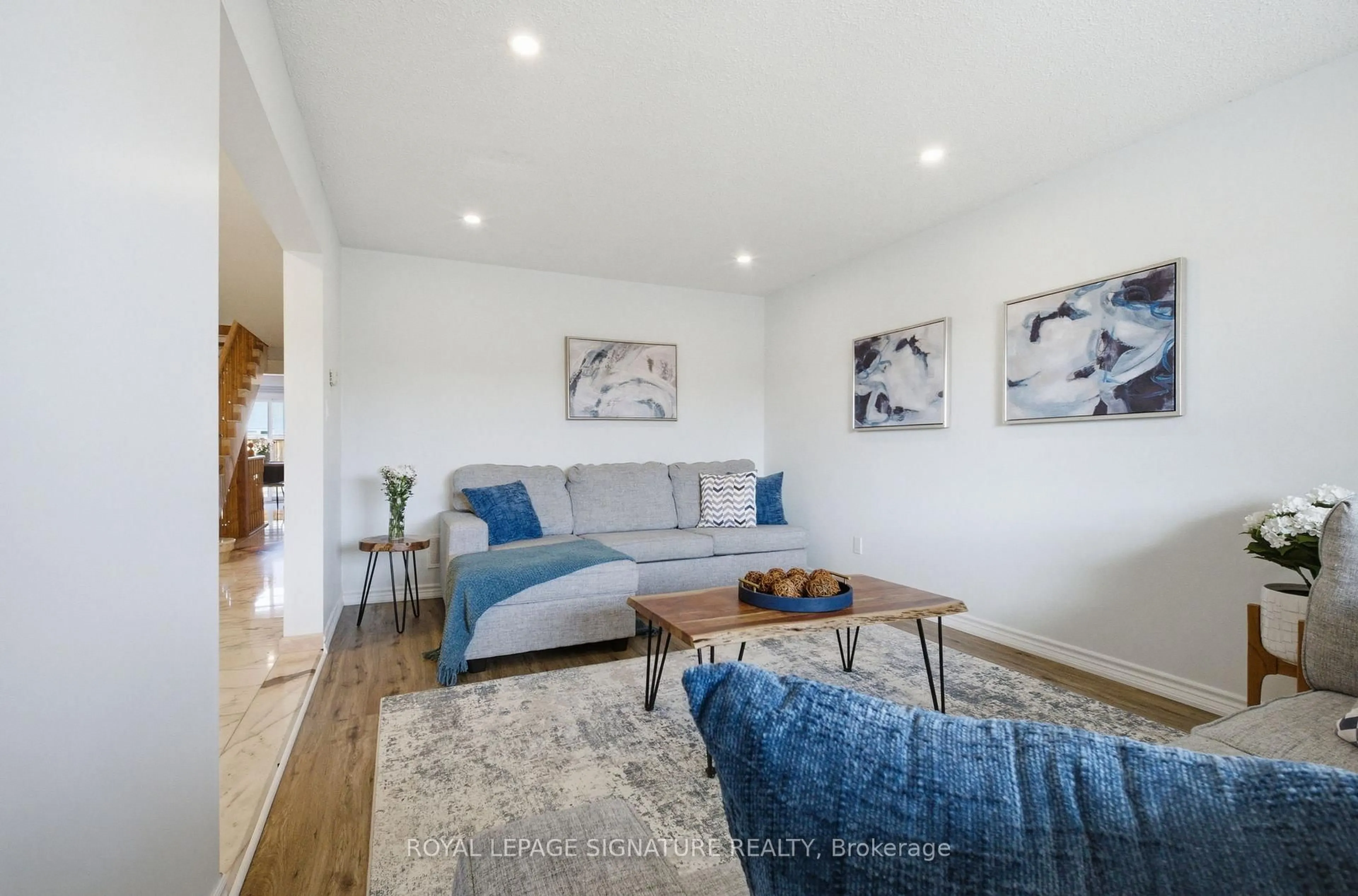 Living room with furniture, unknown for 669 Highview Rd, Pickering Ontario L1V 4W2