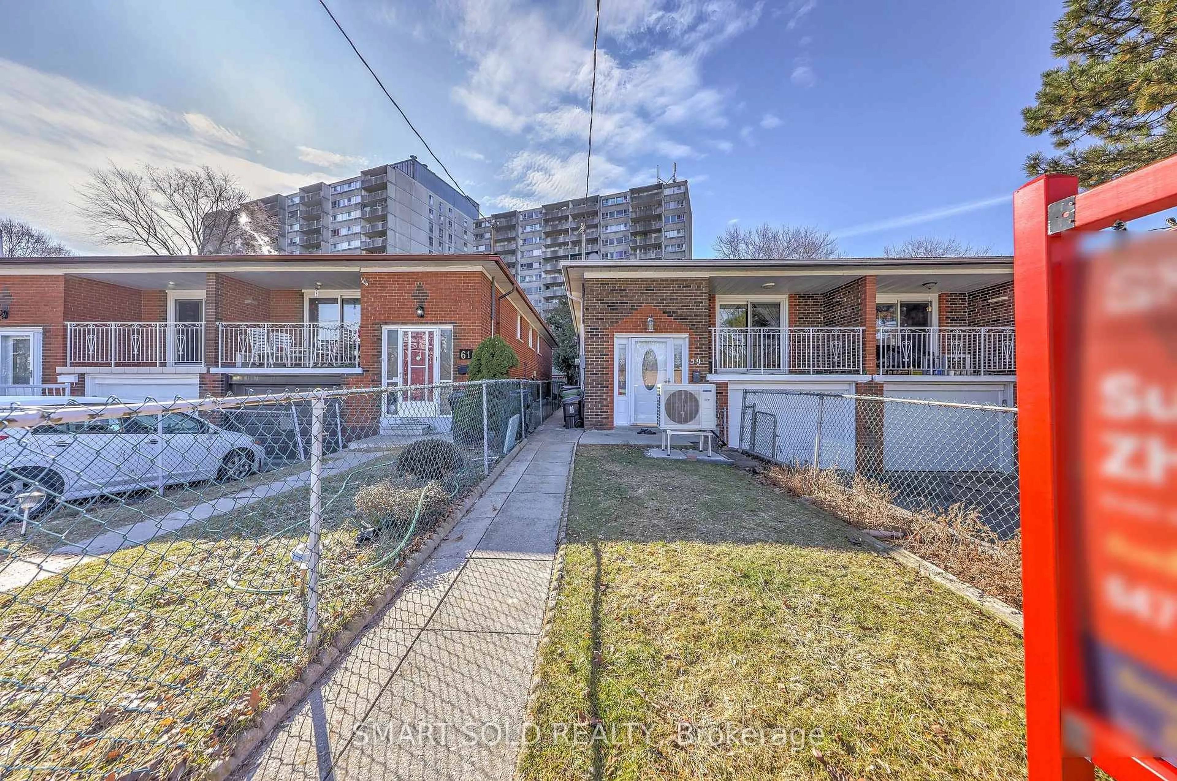A pic from outside/outdoor area/front of a property/back of a property/a pic from drone, street for 59 Chapman Ave, Toronto Ontario M4B 1C6