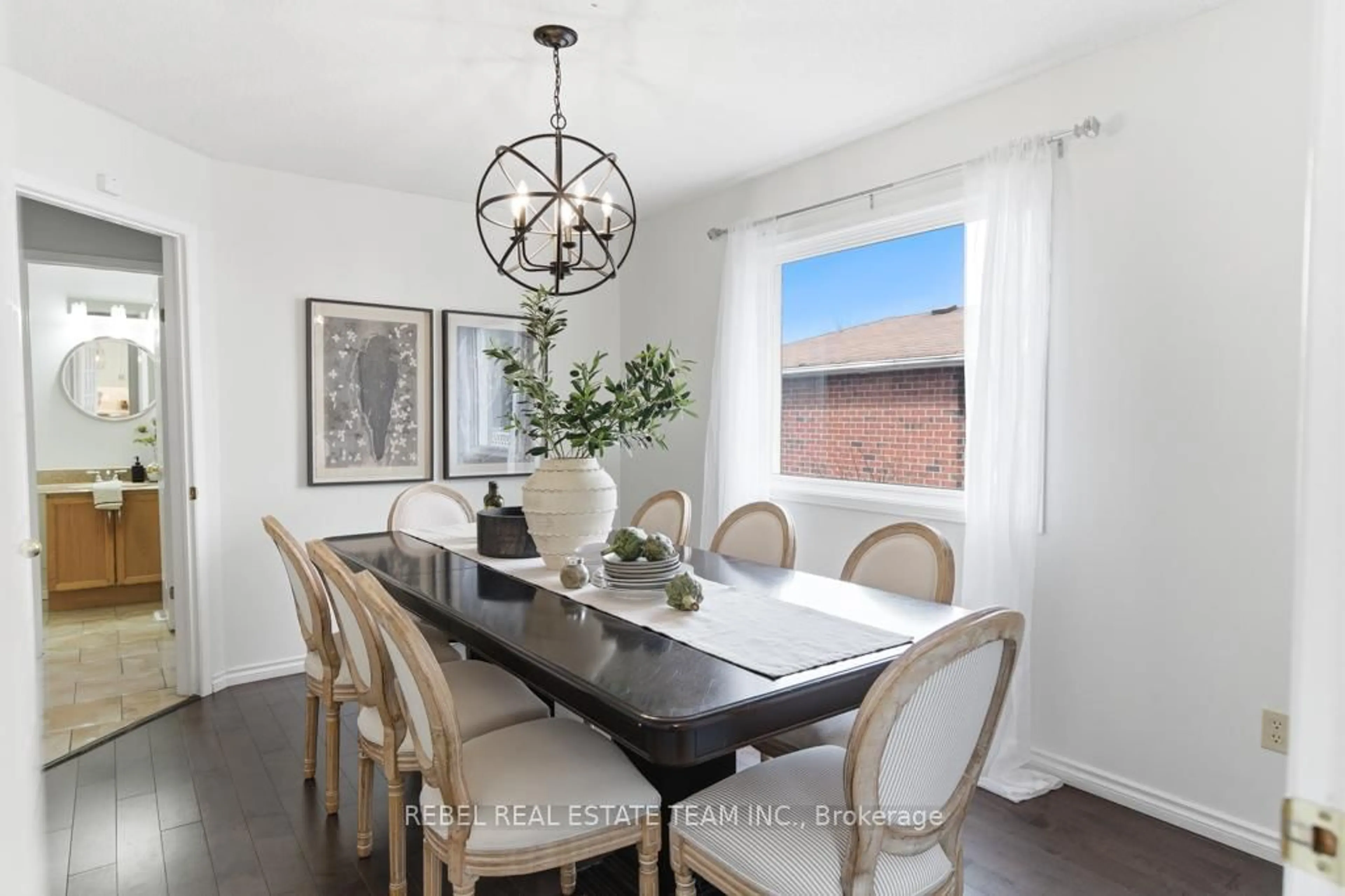 Dining room, ceramic/tile floor for 62 Ennisclare Pl, Whitby Ontario L1R 1S1
