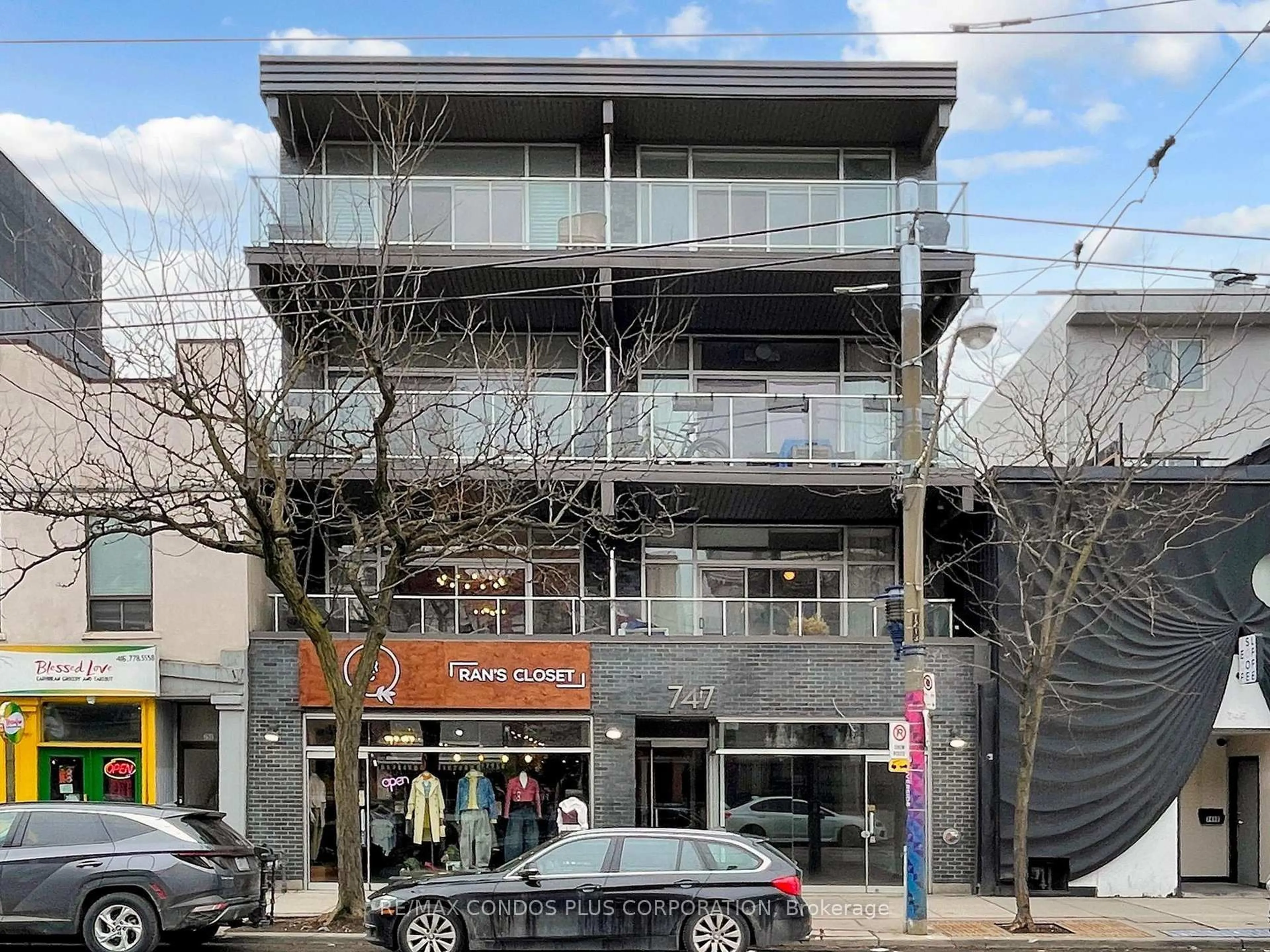 Unknown for 747 Queen St #201, Toronto Ontario M4M 1H3