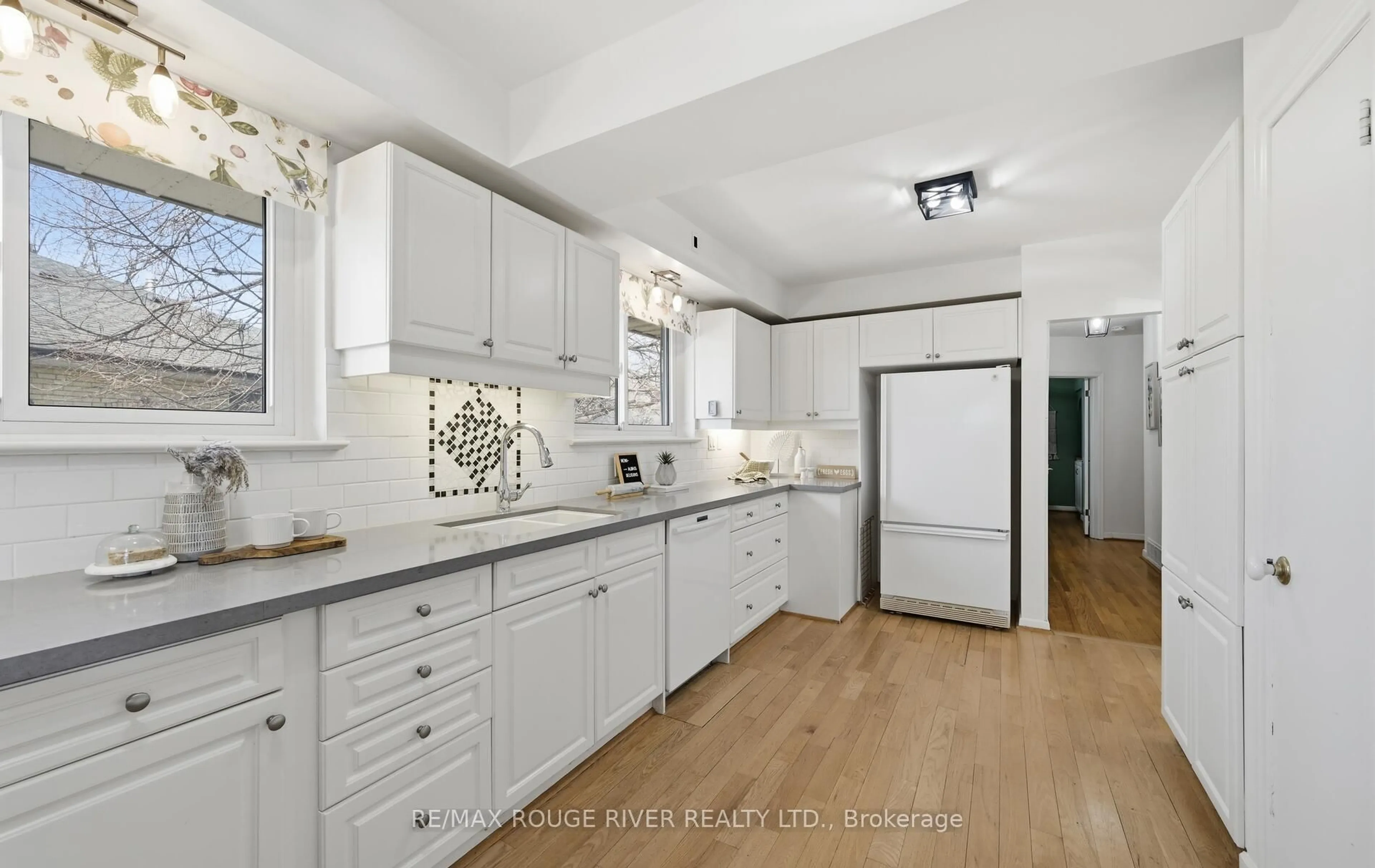 Unknown for 114 Rochman Blvd, Toronto Ontario M1H 1S2