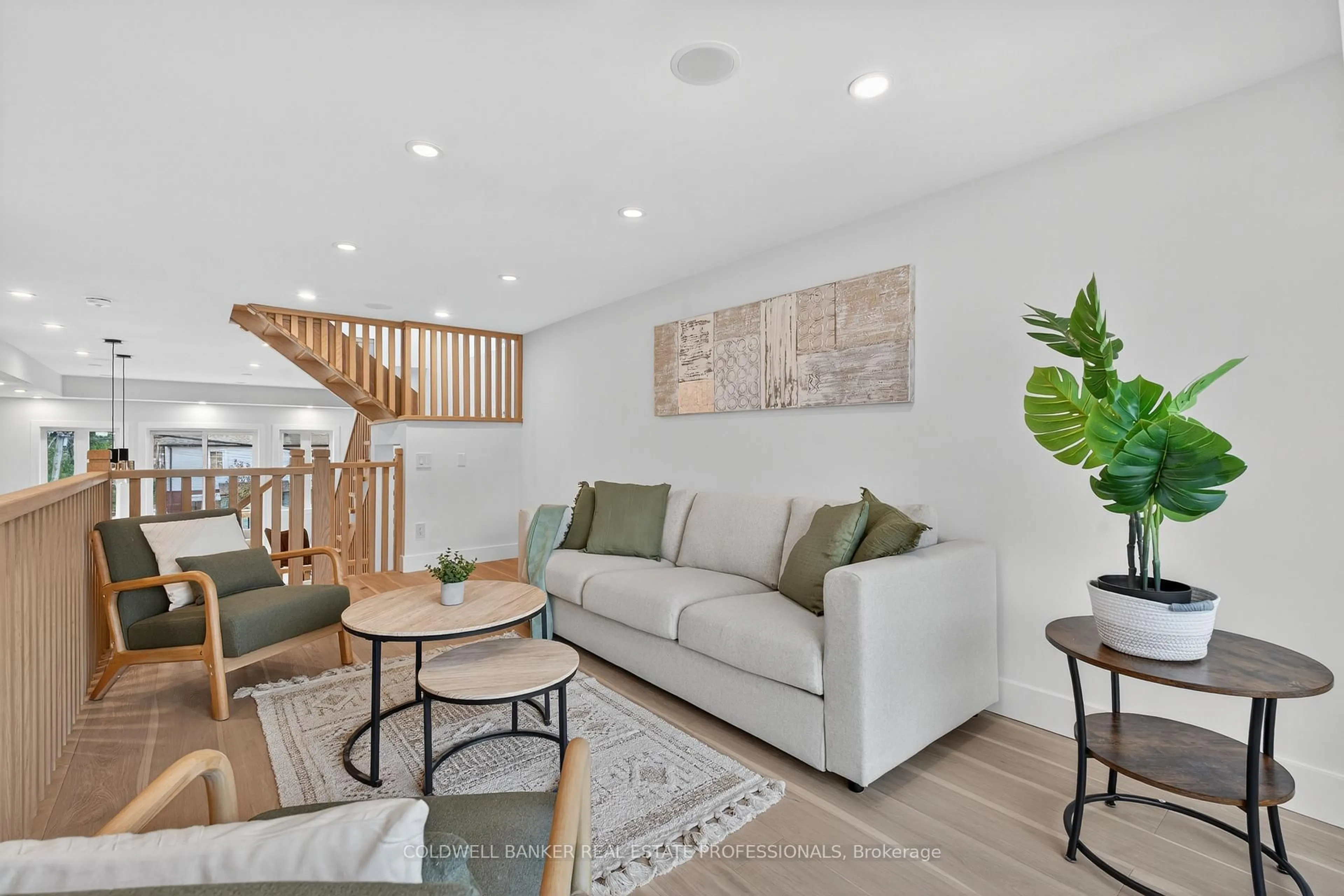 Living room with furniture, unknown for 223 Queensdale Ave, Toronto Ontario M4C 2B1