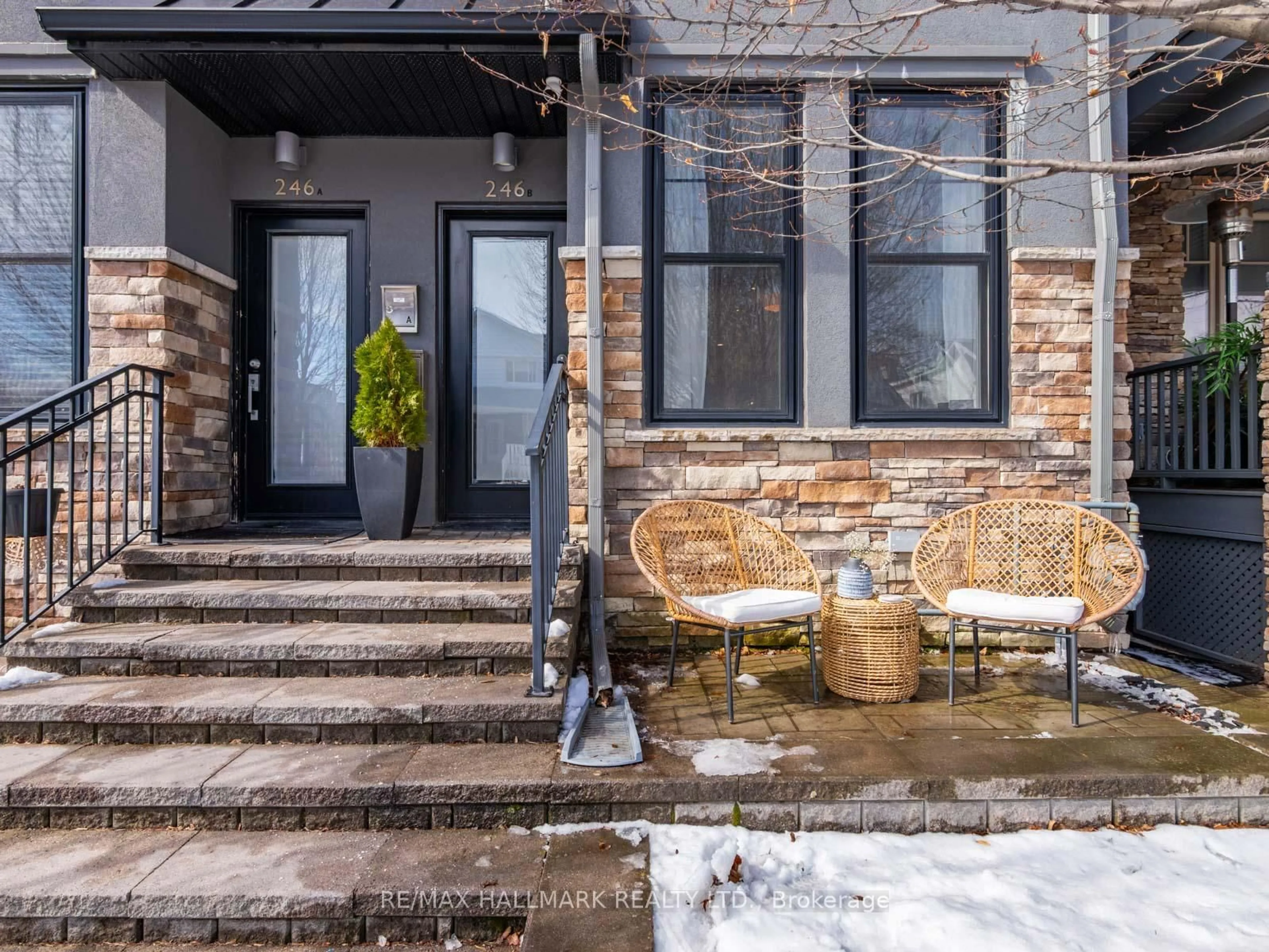 Indoor entryway for 246B Scarborough Rd, Toronto Ontario M4E 3M8