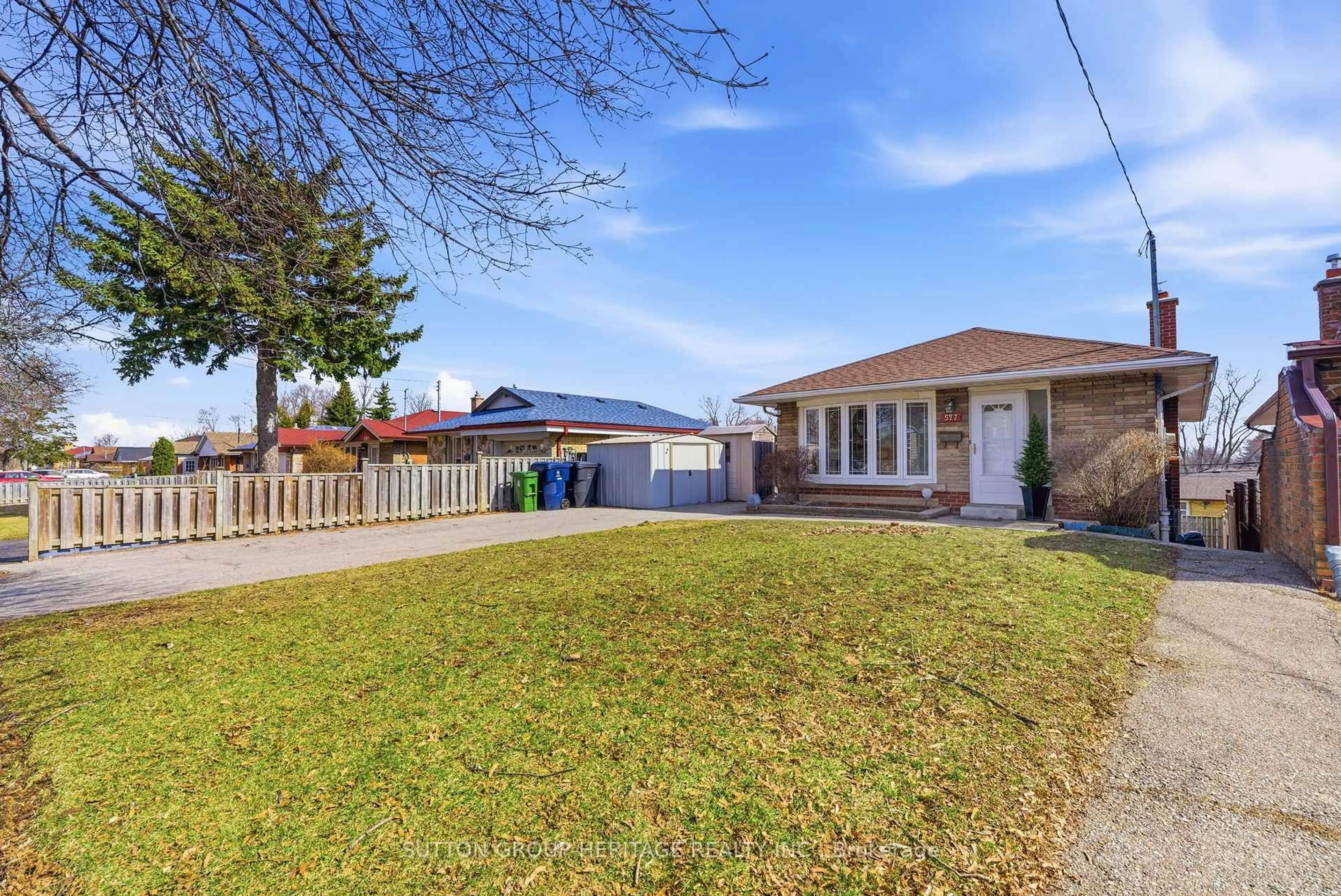 A pic from outside/outdoor area/front of a property/back of a property/a pic from drone, street for 577 Bellamy Rd, Toronto Ontario M1H 1G6