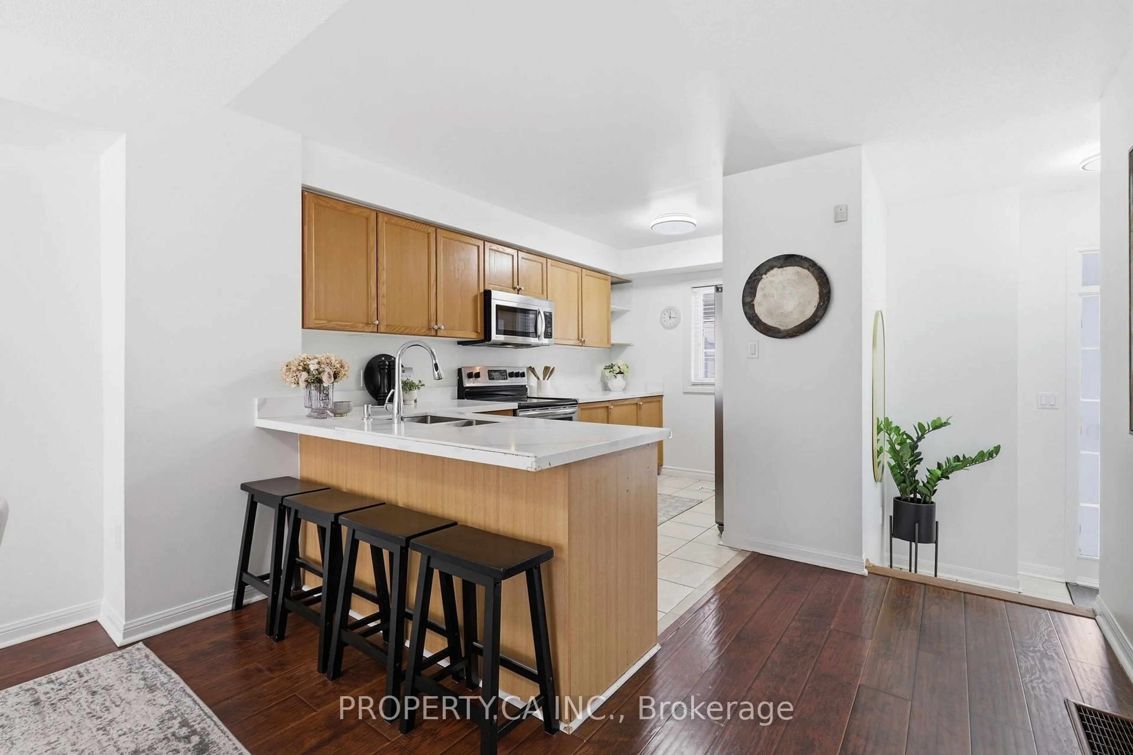 Open concept kitchen, unknown for 7 Torr Lane, Ajax Ontario L1S 7N1