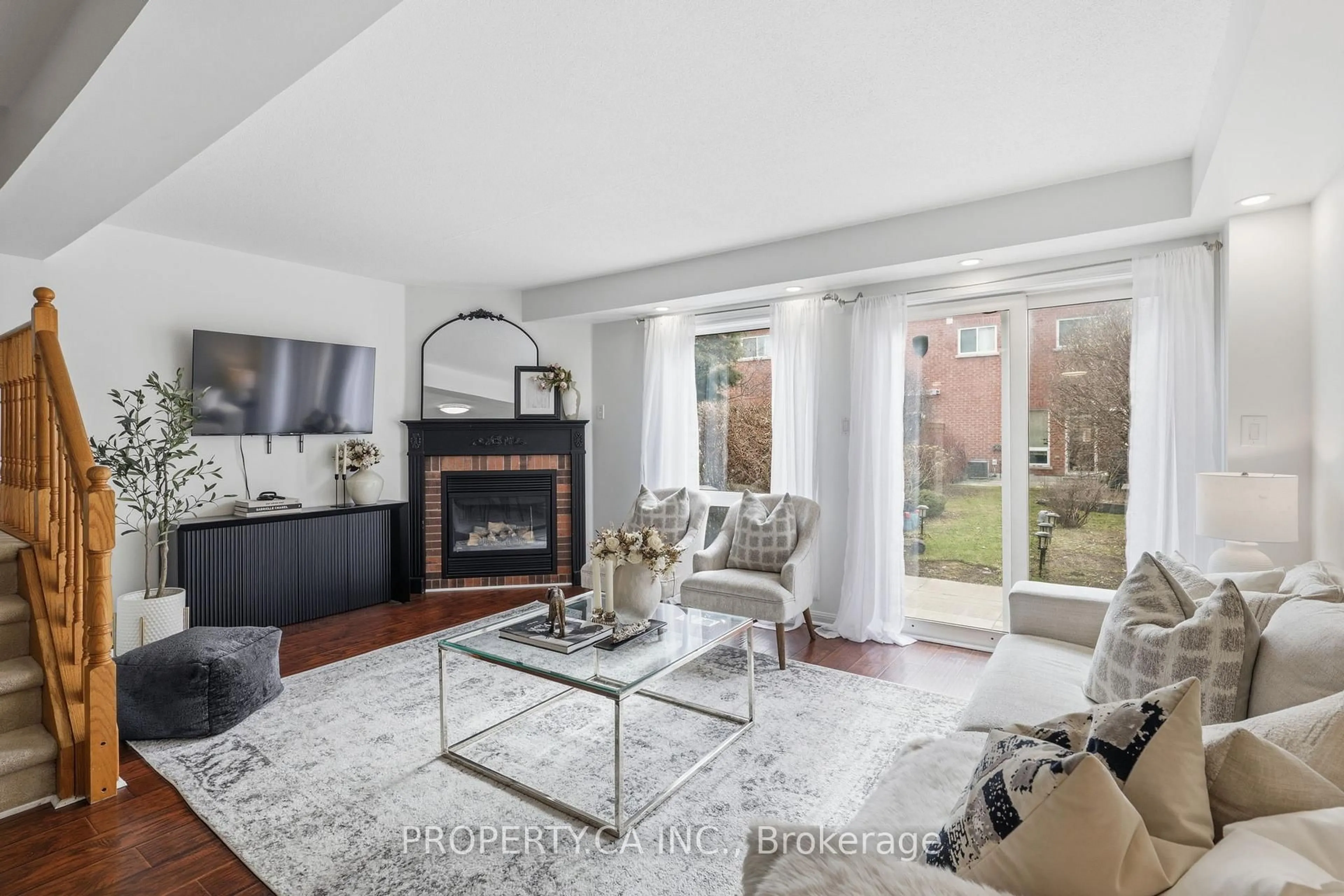 Living room with furniture, unknown for 7 Torr Lane, Ajax Ontario L1S 7N1