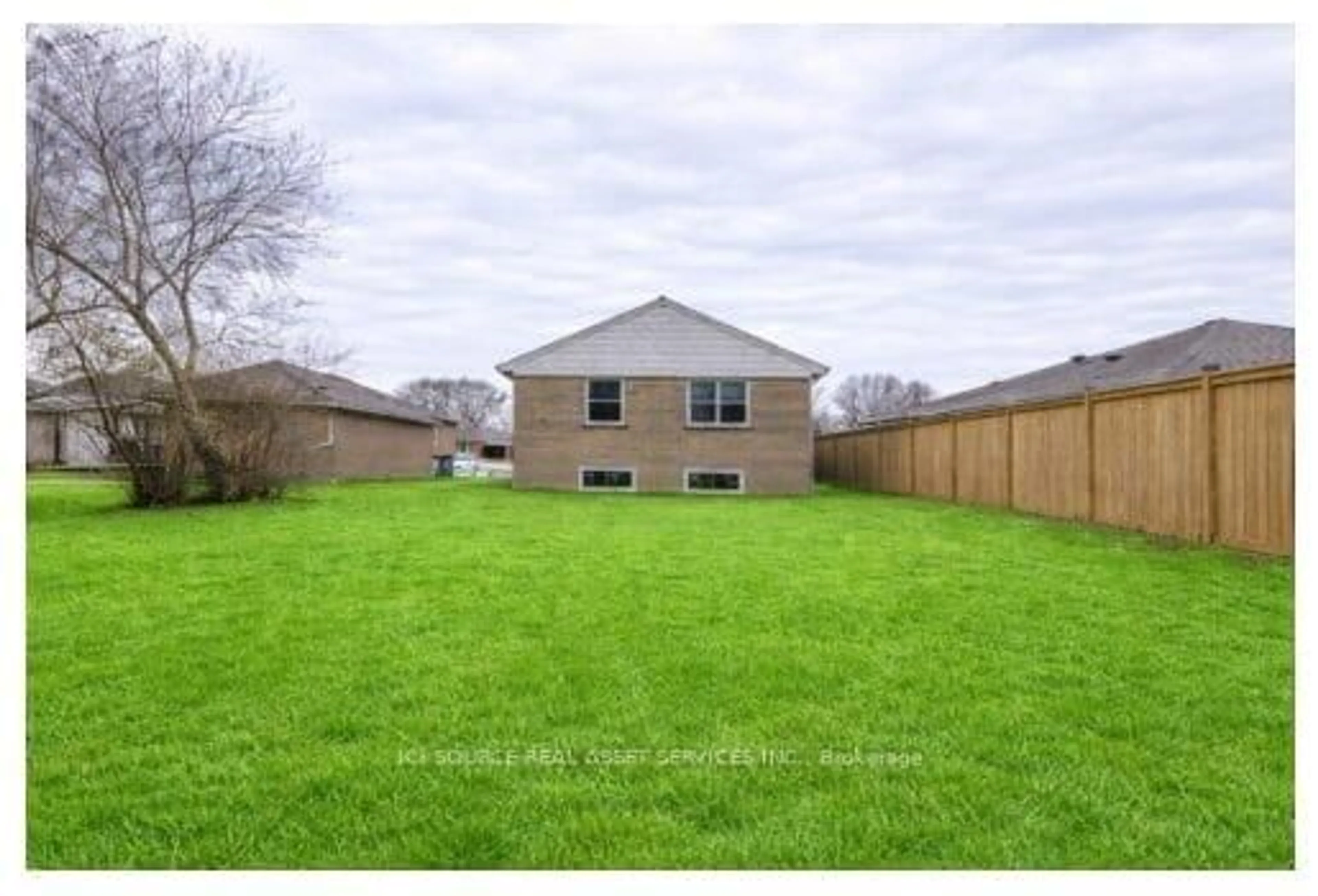 A pic from outside/outdoor area/front of a property/back of a property/a pic from drone, unknown for 41 Wishing Well Dr, Toronto Ontario M1T 1H9