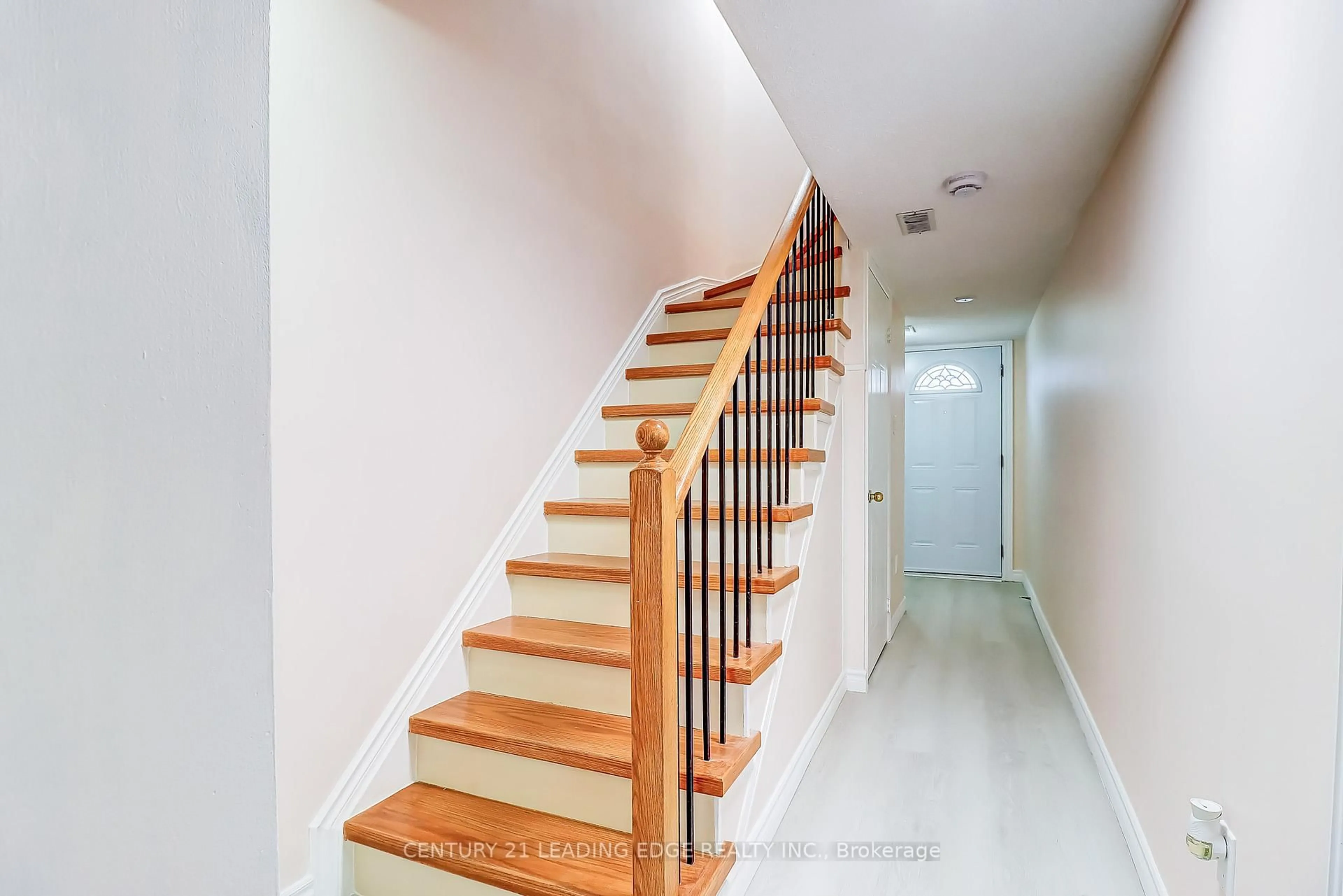 Stairs for 3500 Brimley Rd #2, Toronto Ontario M1V 5K6