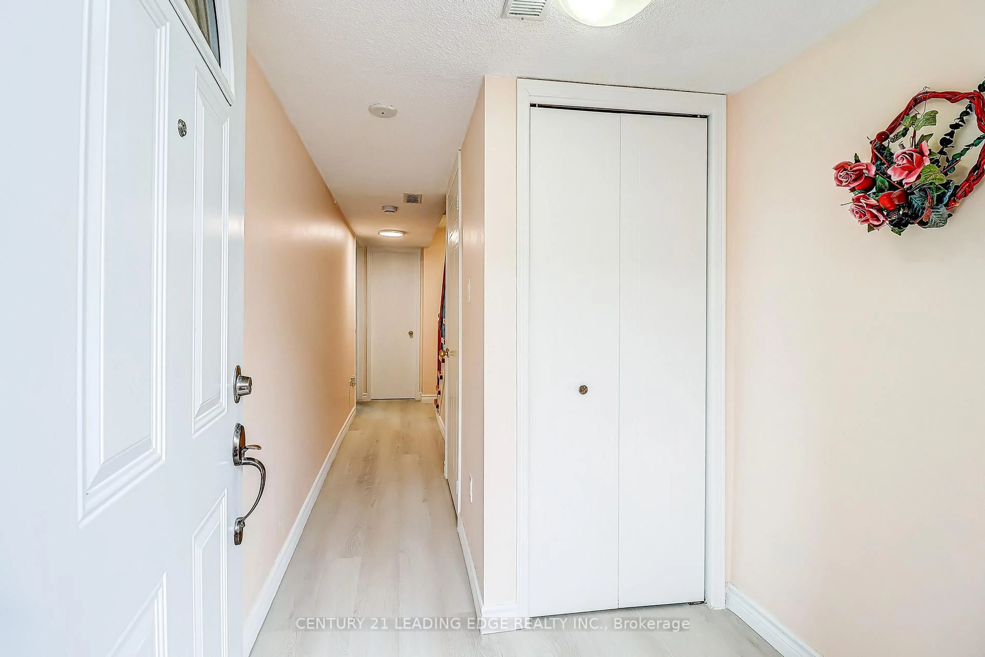 Indoor entryway for 3500 Brimley Rd #2, Toronto Ontario M1V 5K6