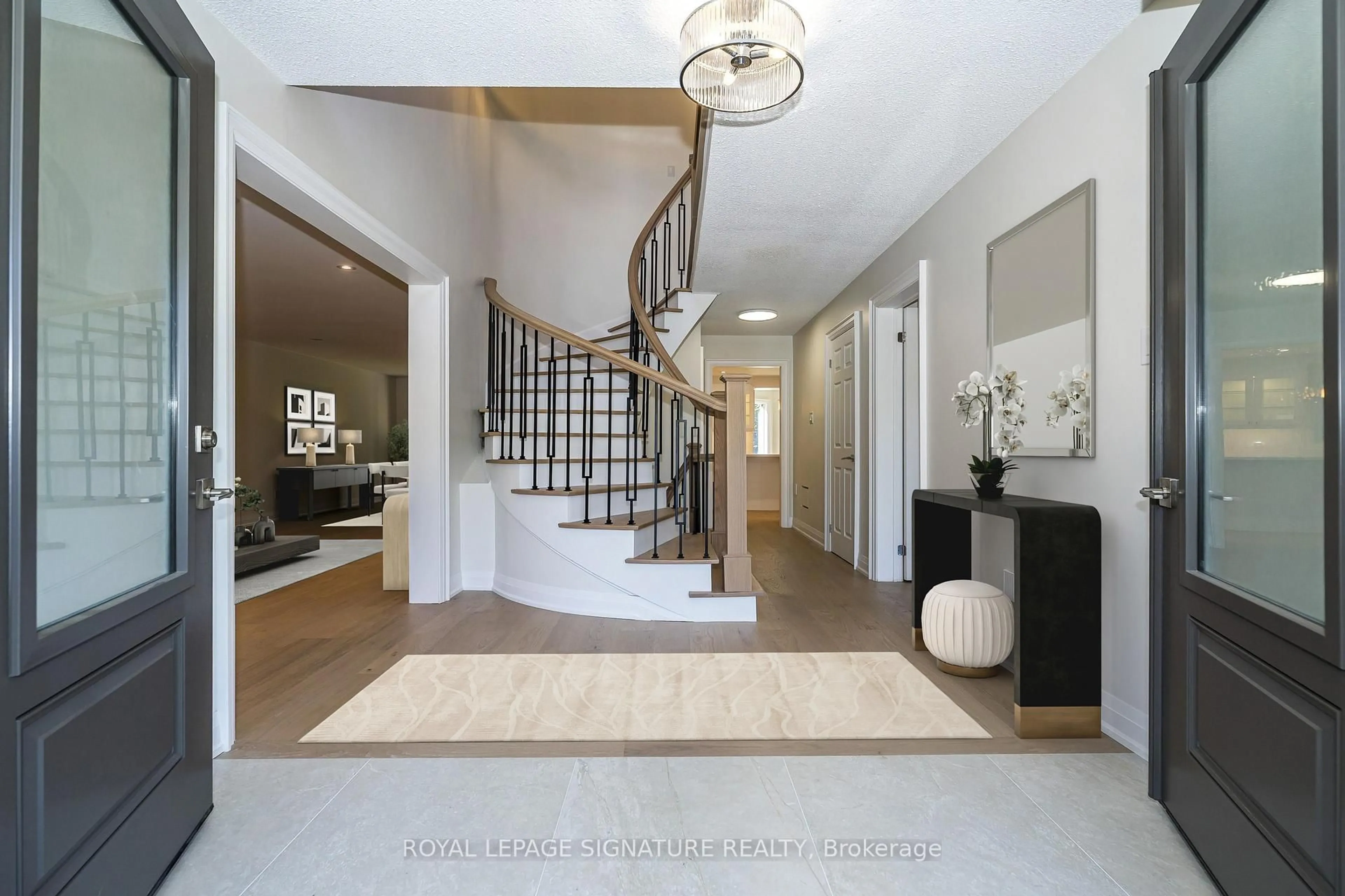 Indoor entryway for 11 Royal Rouge Tr, Toronto Ontario M1B 4T8