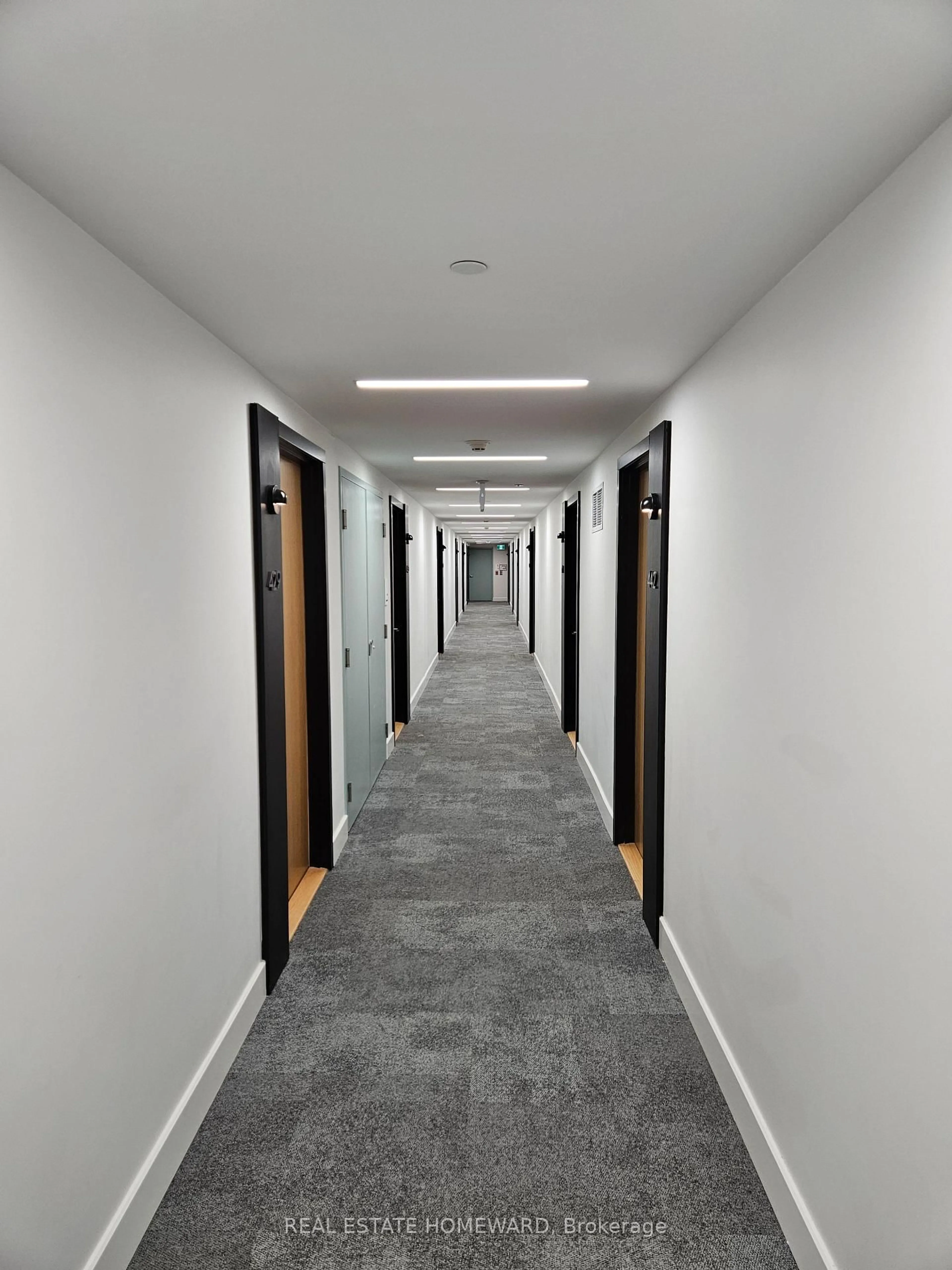 Indoor foyer for 150 Logan Ave #437, Toronto Ontario M4M 0E4