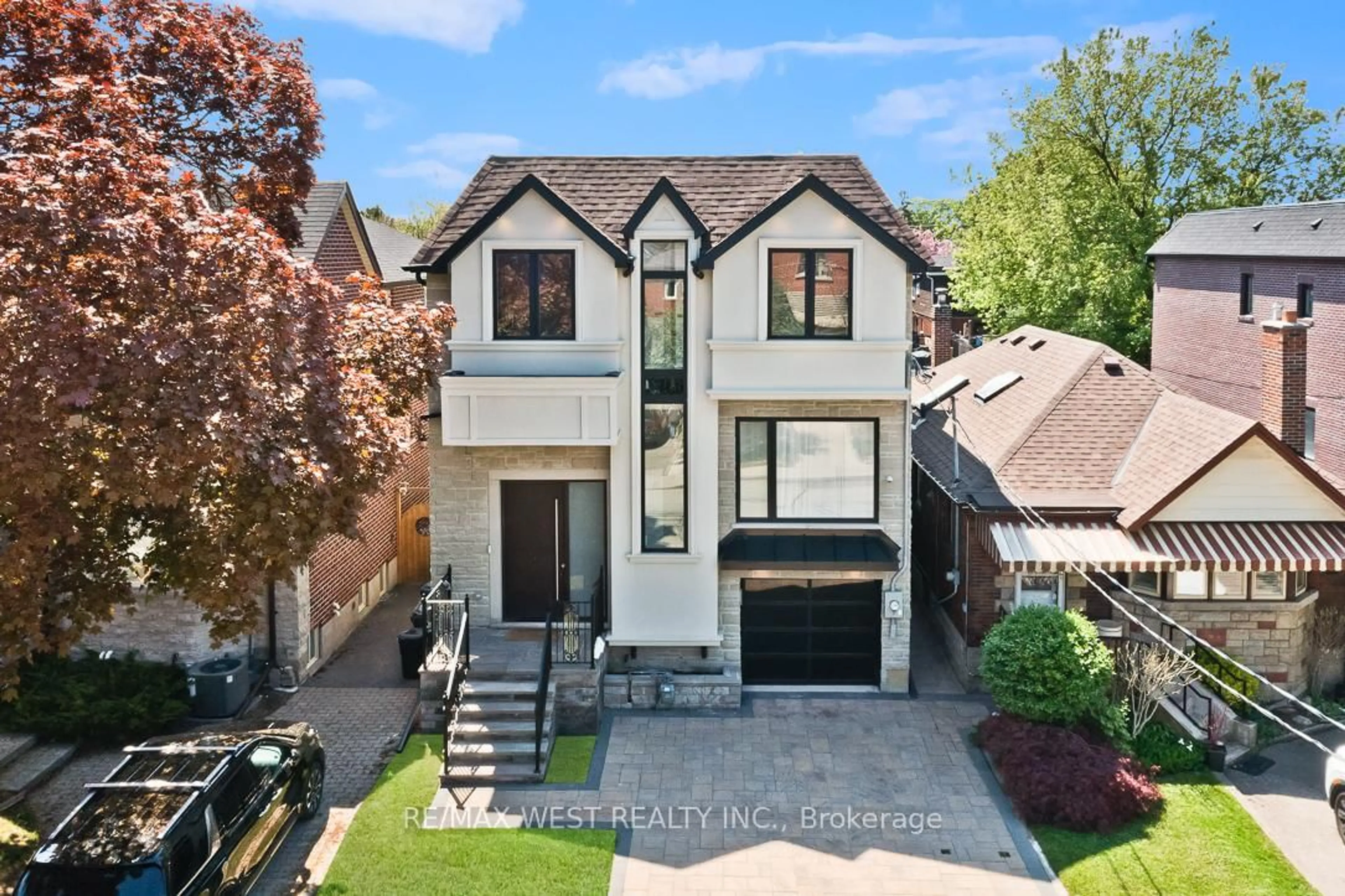 A pic from outside/outdoor area/front of a property/back of a property/a pic from drone, street for 175 Floyd Ave, Toronto Ontario M4J 2H9